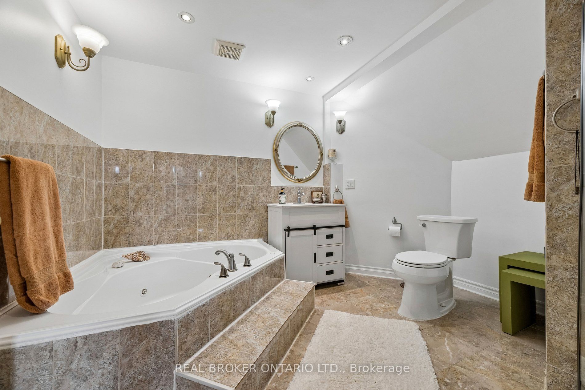22 Ravenscroft Road Property Photo 26