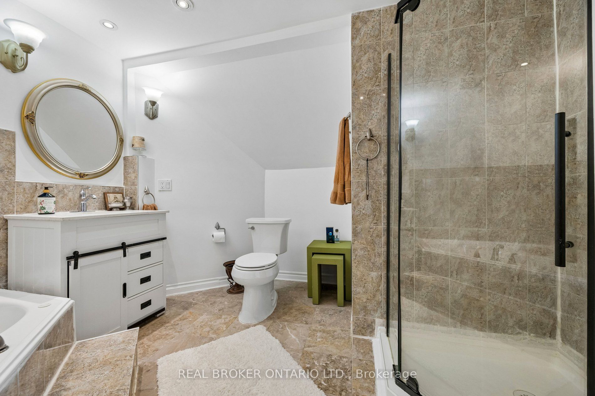 22 Ravenscroft Road Property Photo 27