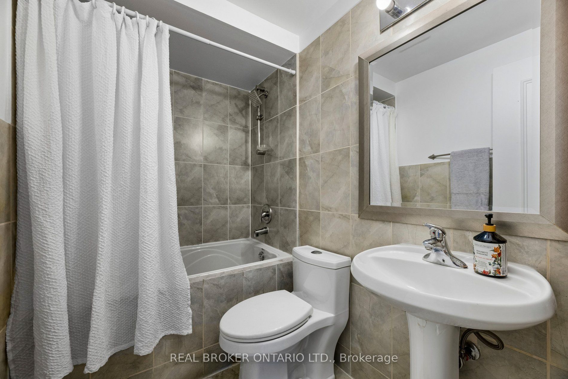 22 Ravenscroft Road Property Photo 31