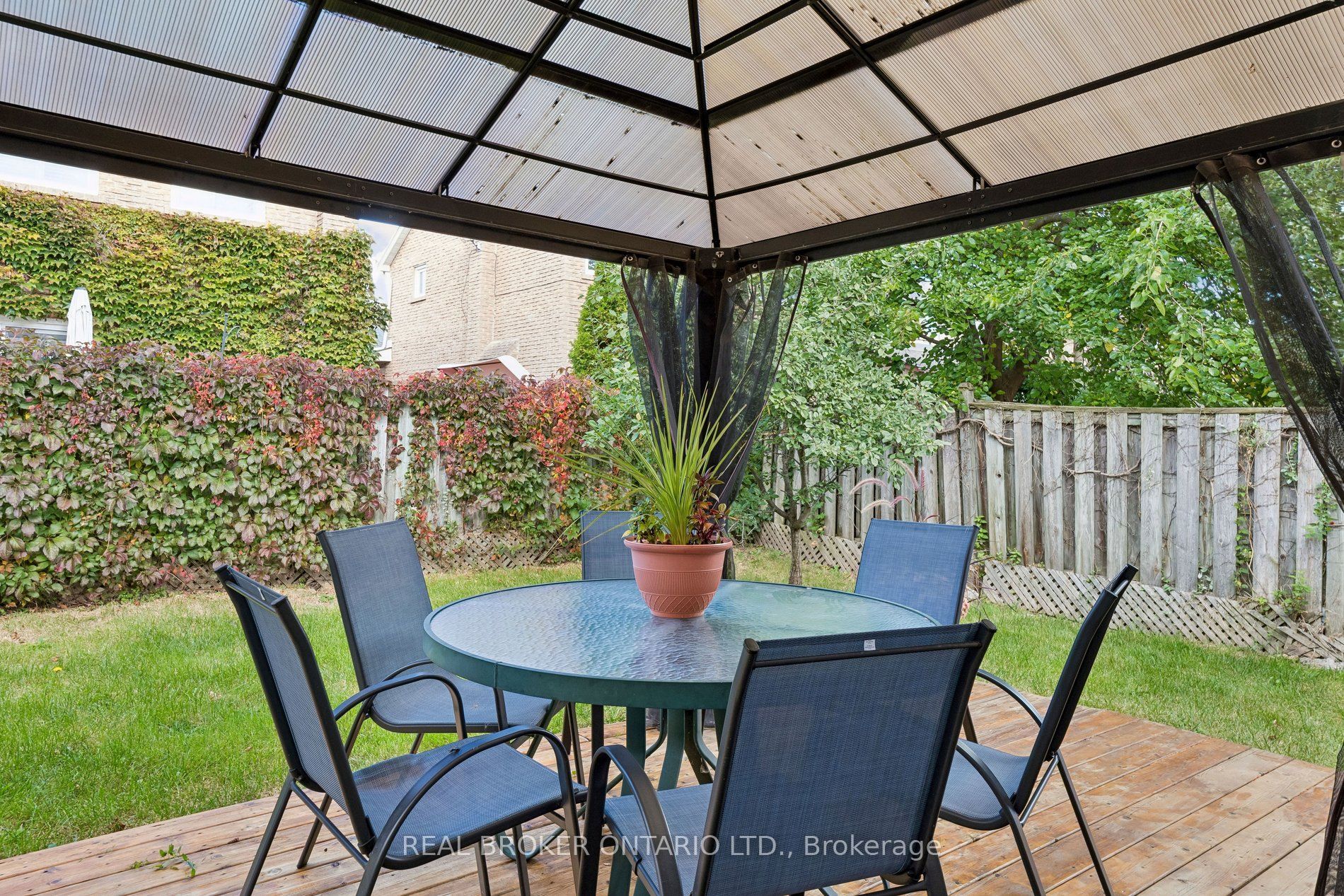 22 Ravenscroft Road Property Photo 43