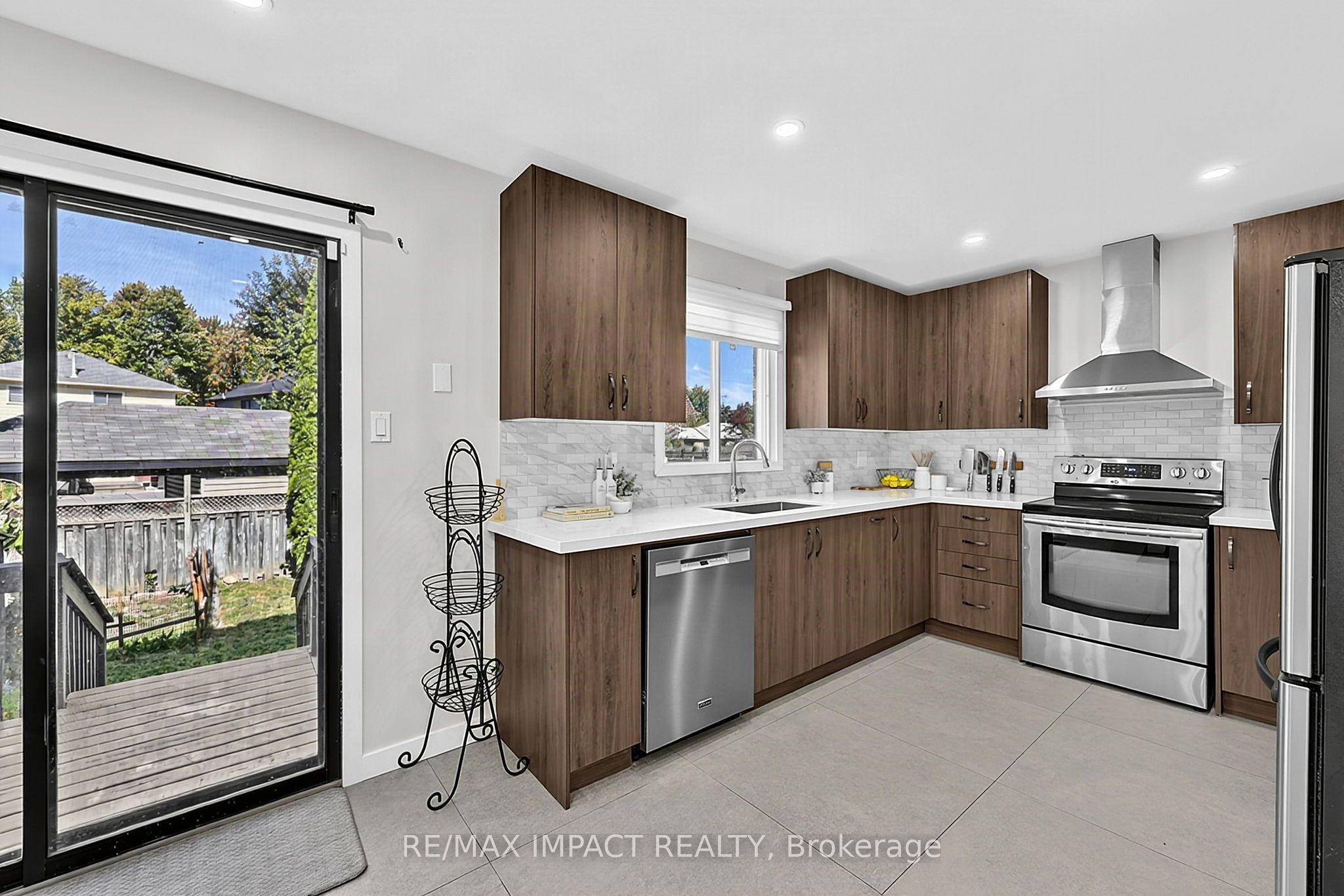 74 Yorkville Drive Property Photo 14