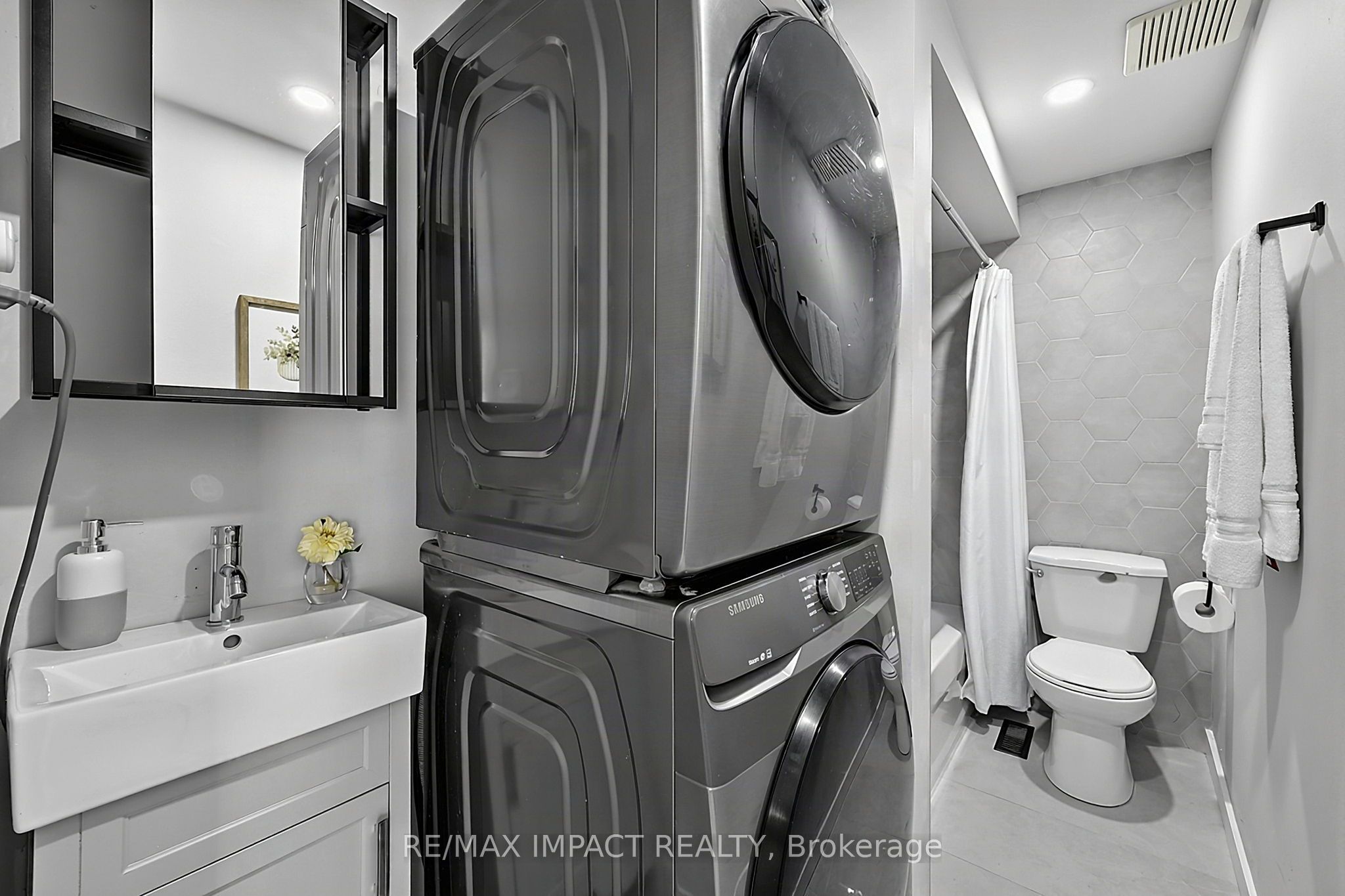 74 Yorkville Drive Property Photo 32
