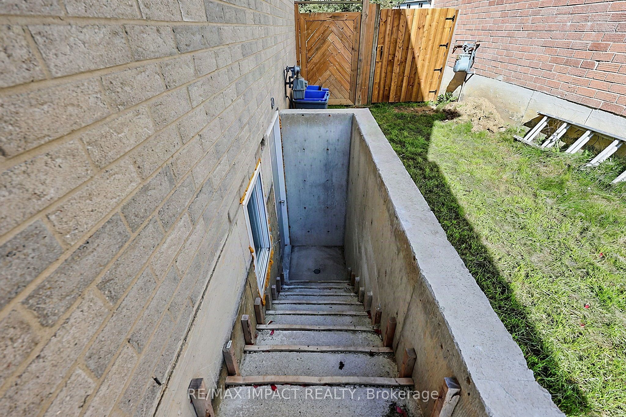 74 Yorkville Drive Property Photo 38