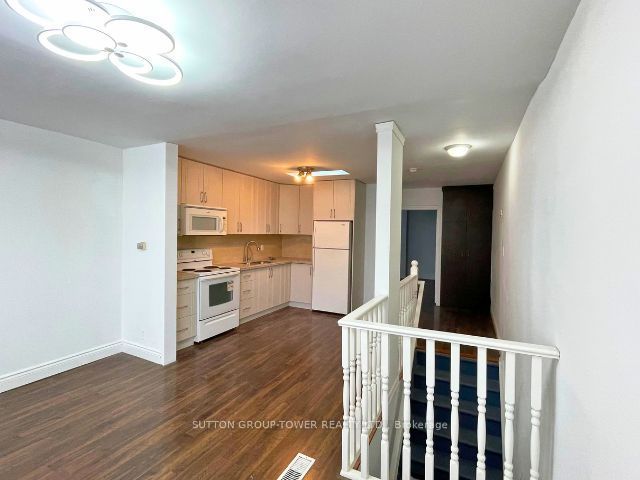 1429 Kingston Road 1a Property Photo 3