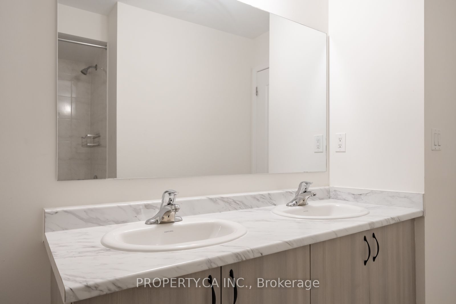 27 Healthcote Lane Property Photo 18