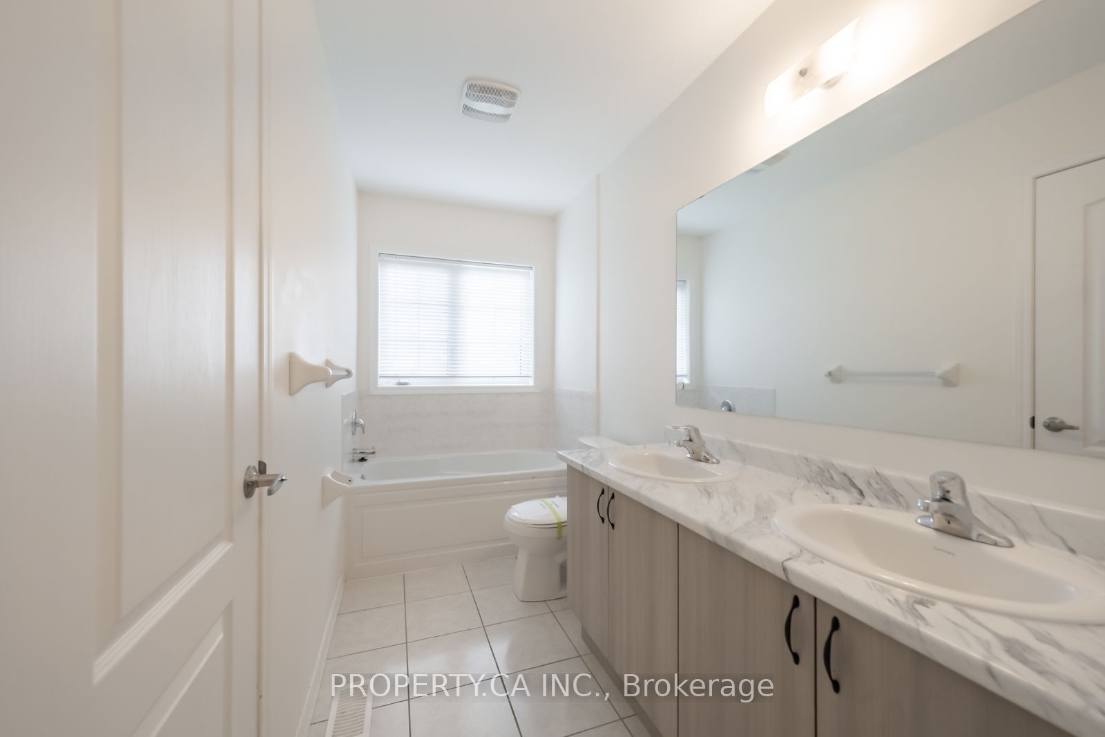 27 Healthcote Lane Property Photo 19