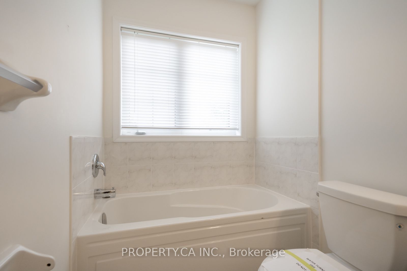 27 Healthcote Lane Property Photo 20