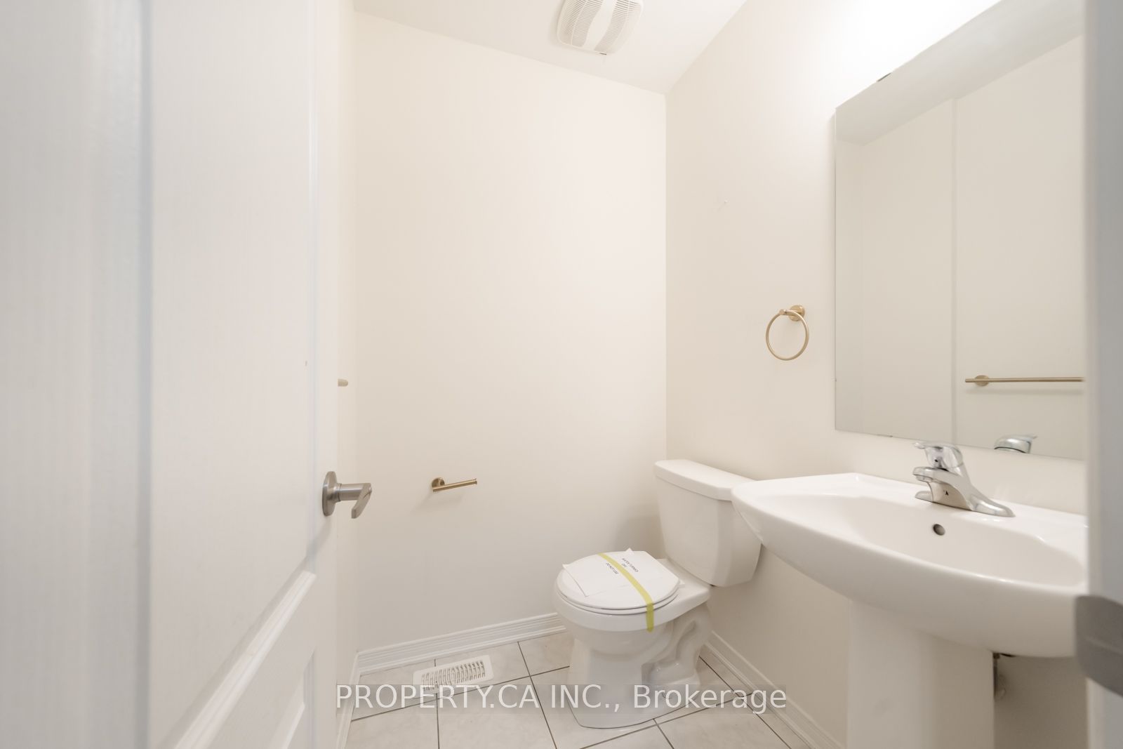 27 Healthcote Lane Property Photo 31