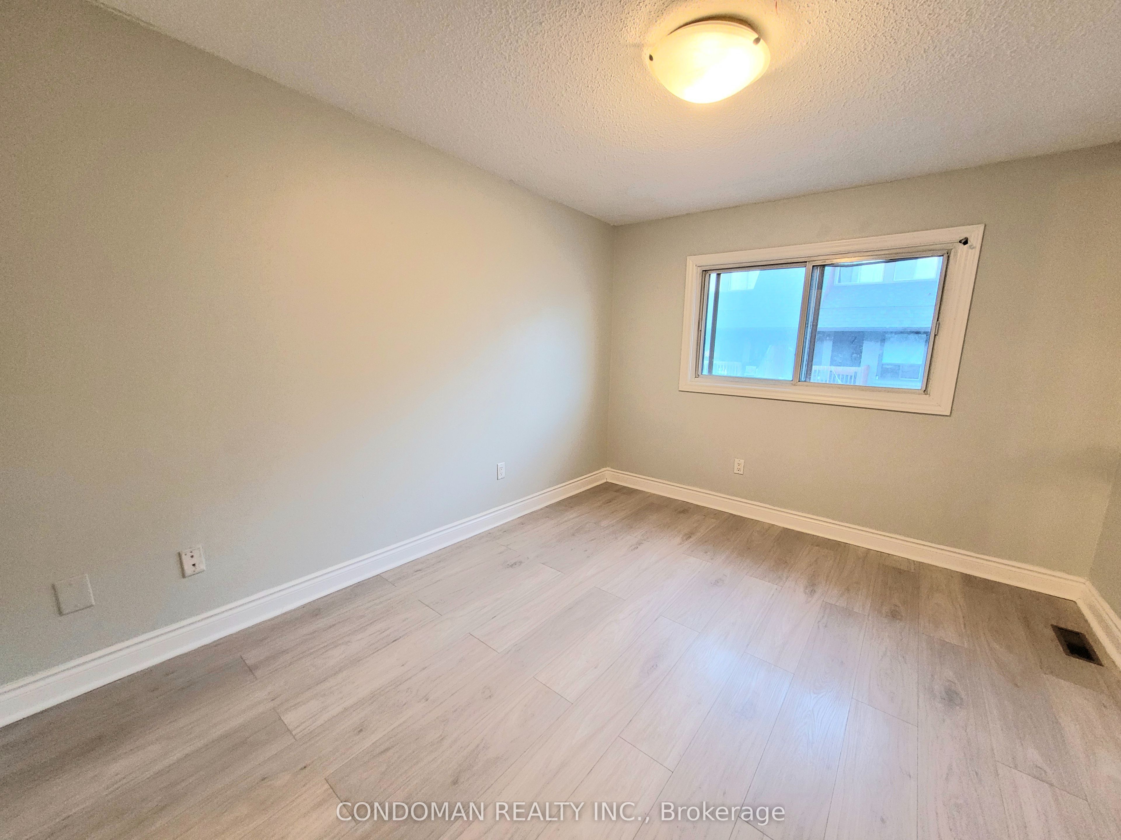 477 Dean Avenue 29 Property Photo 4