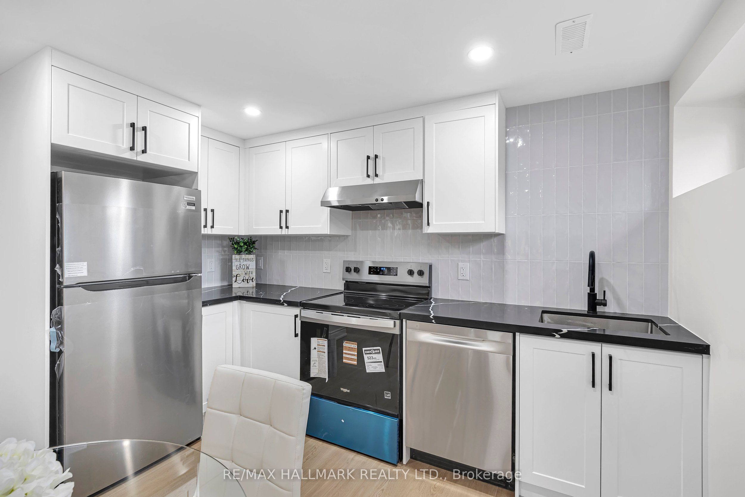 104 Benshire Drive Property Photo 28