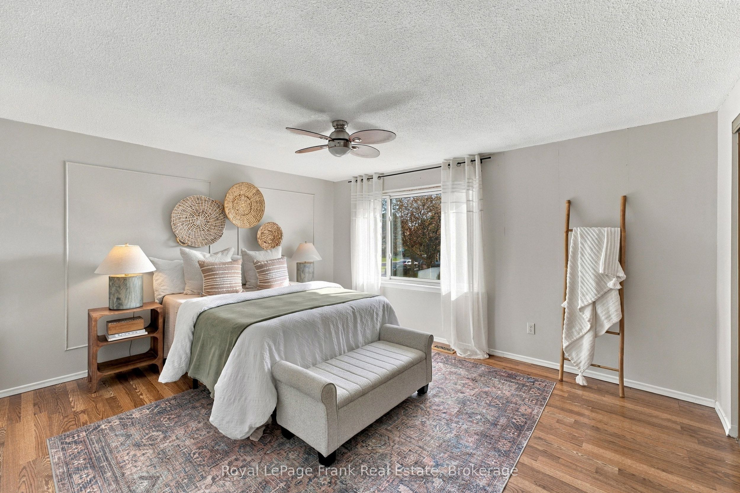 694 Hillcroft Street Property Photo 16