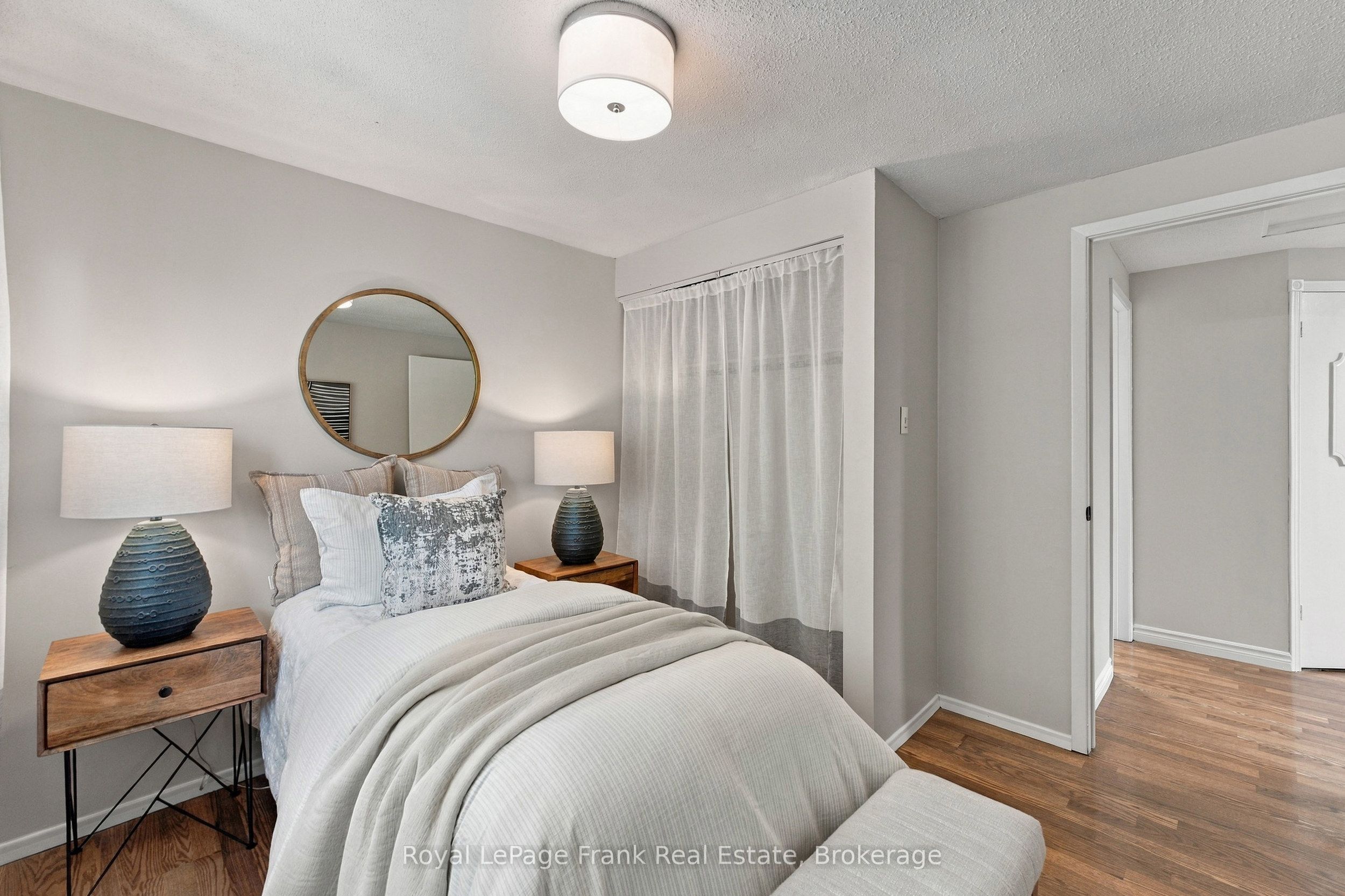 694 Hillcroft Street Property Photo 18