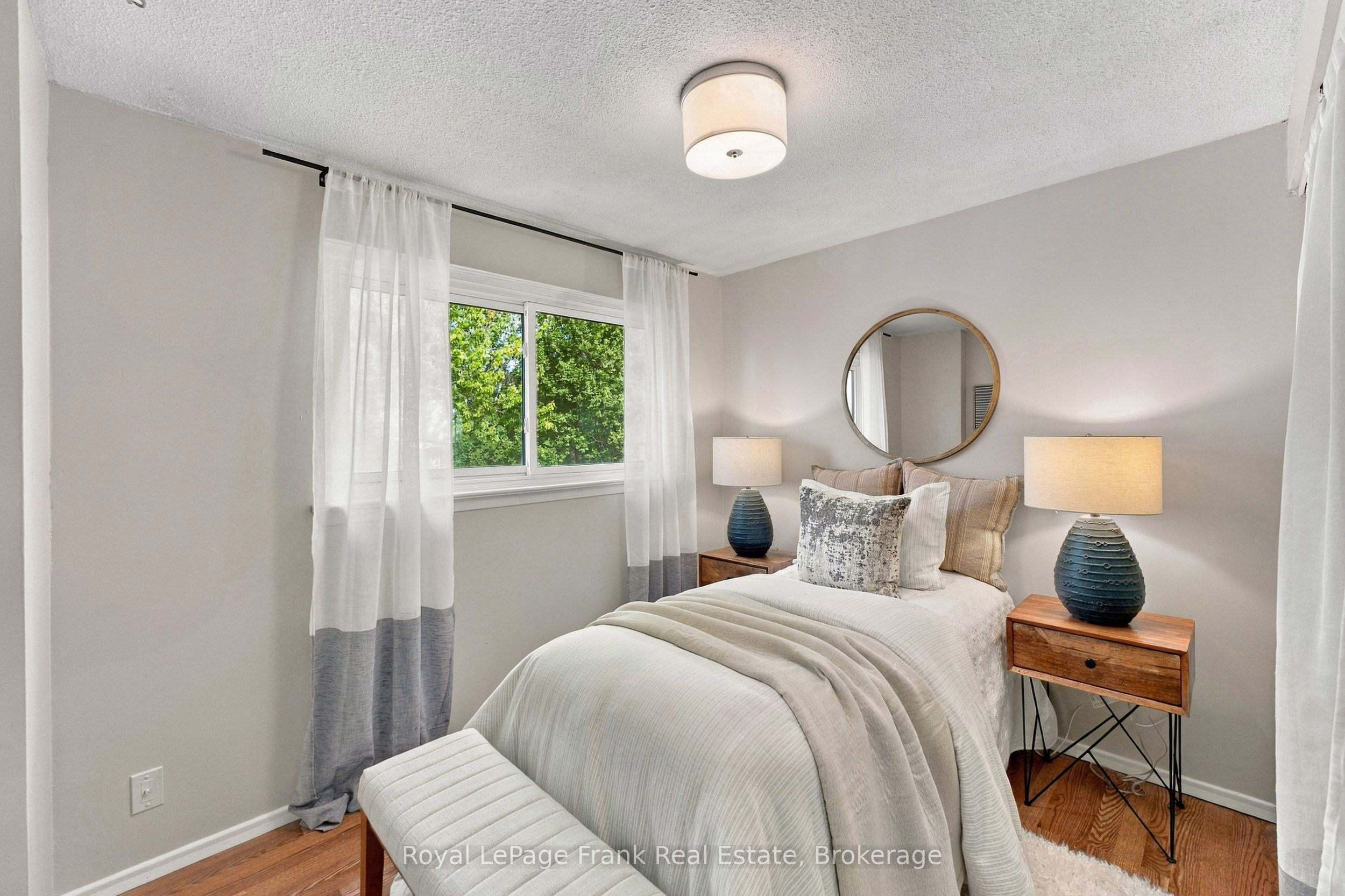 694 Hillcroft Street Property Photo 19