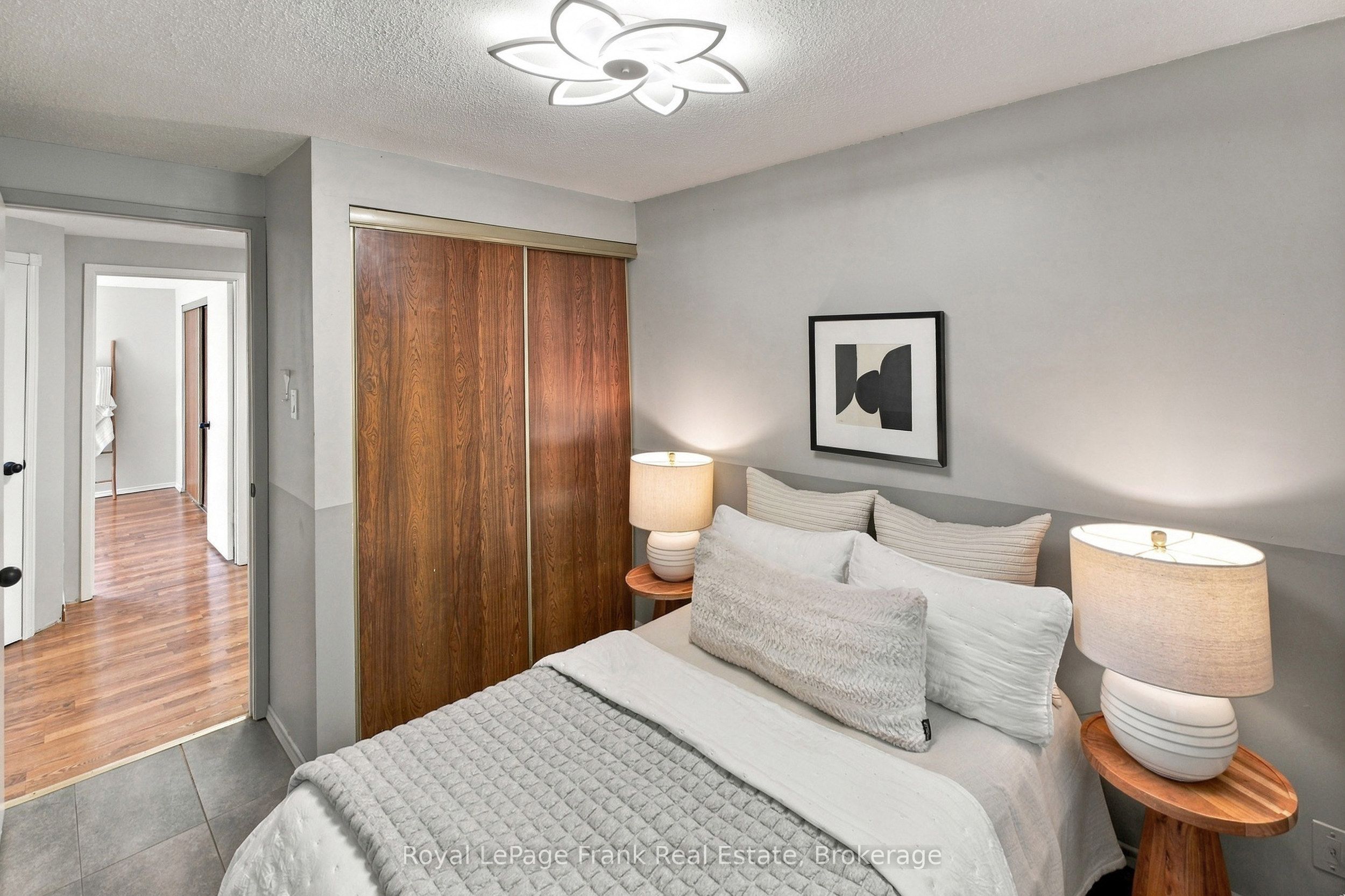 694 Hillcroft Street Property Photo 20