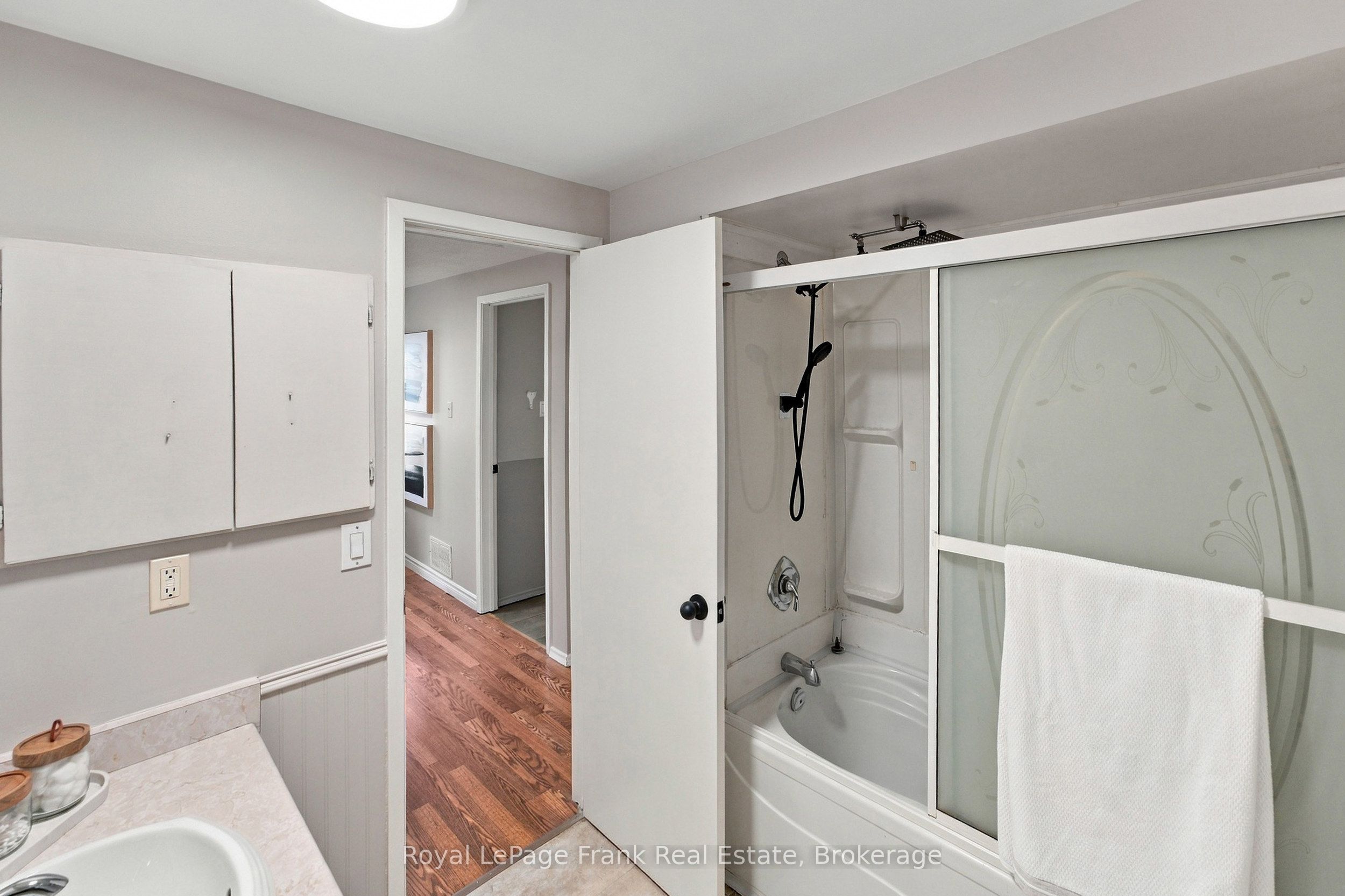 694 Hillcroft Street Property Photo 22