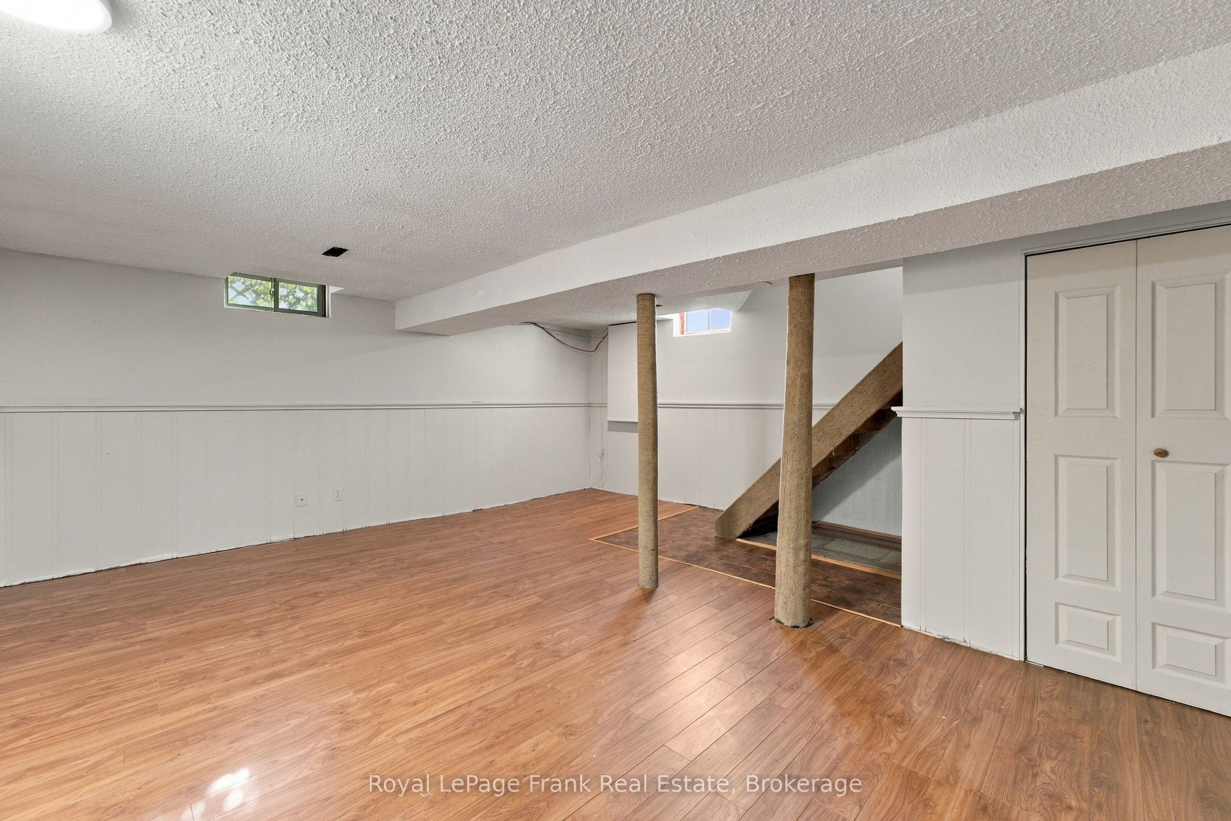 694 Hillcroft Street Property Photo 24