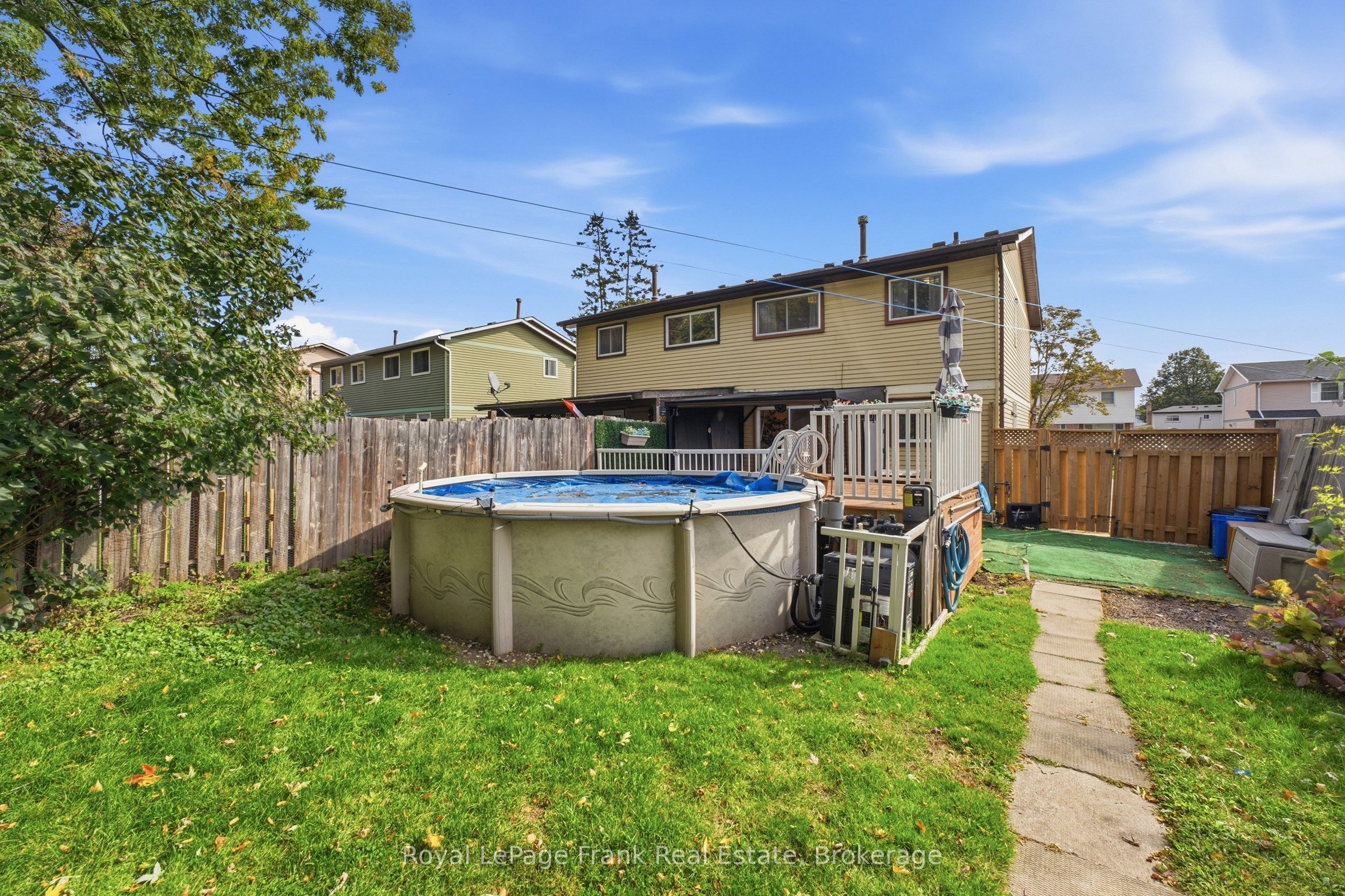694 Hillcroft Street Property Photo 27
