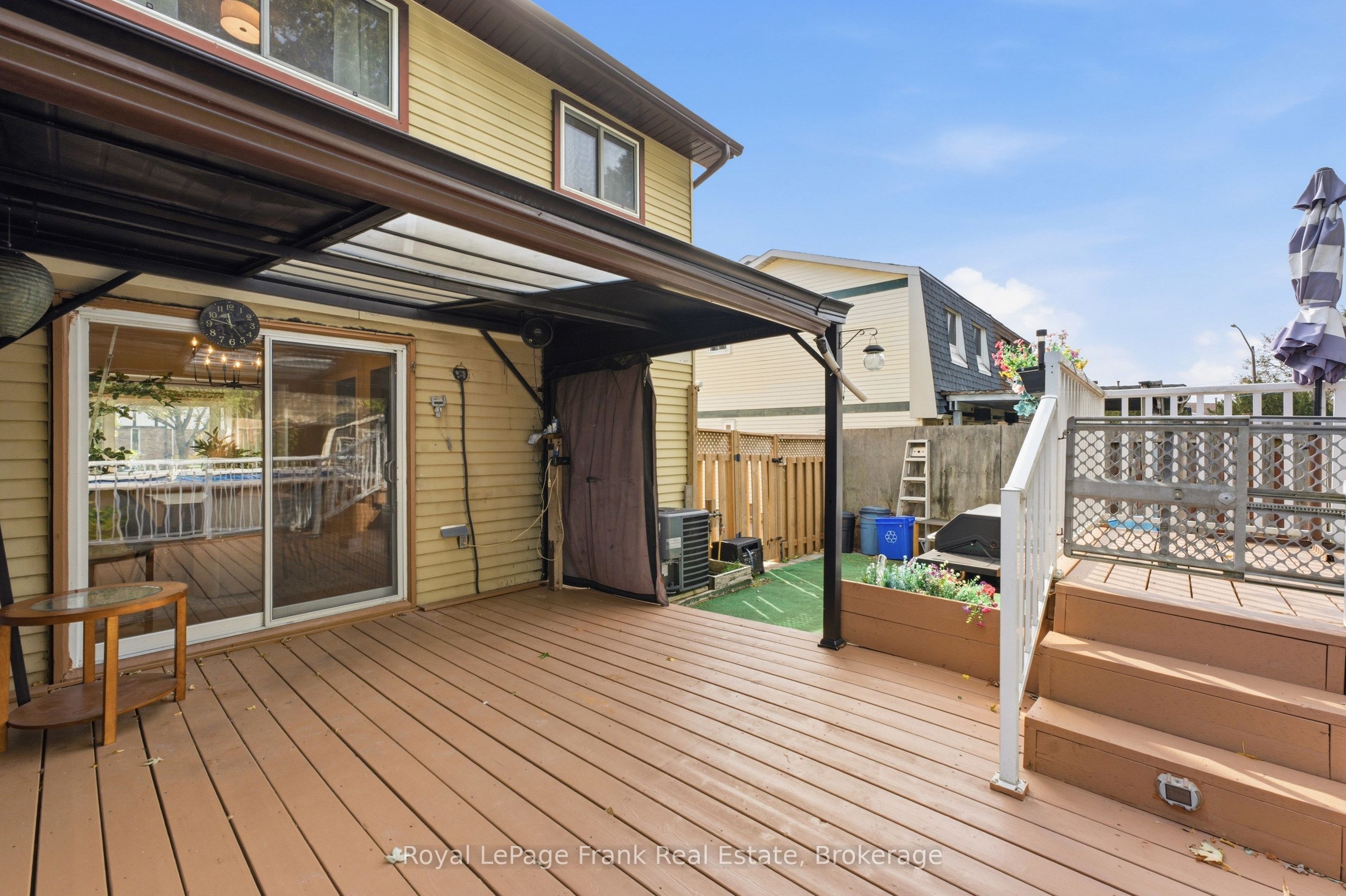 694 Hillcroft Street Property Photo 30