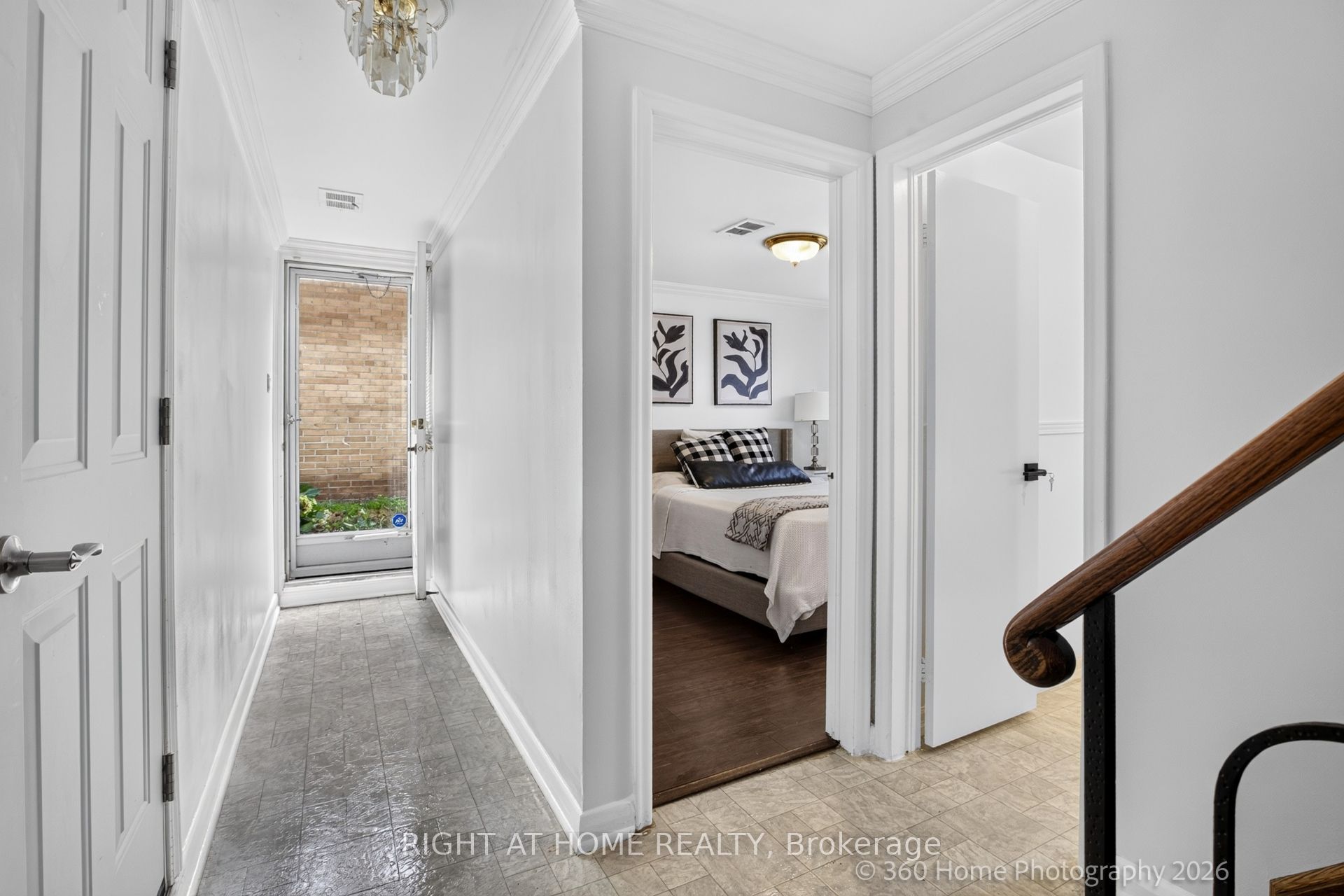 100 Perivale Crescent Property Photo 32
