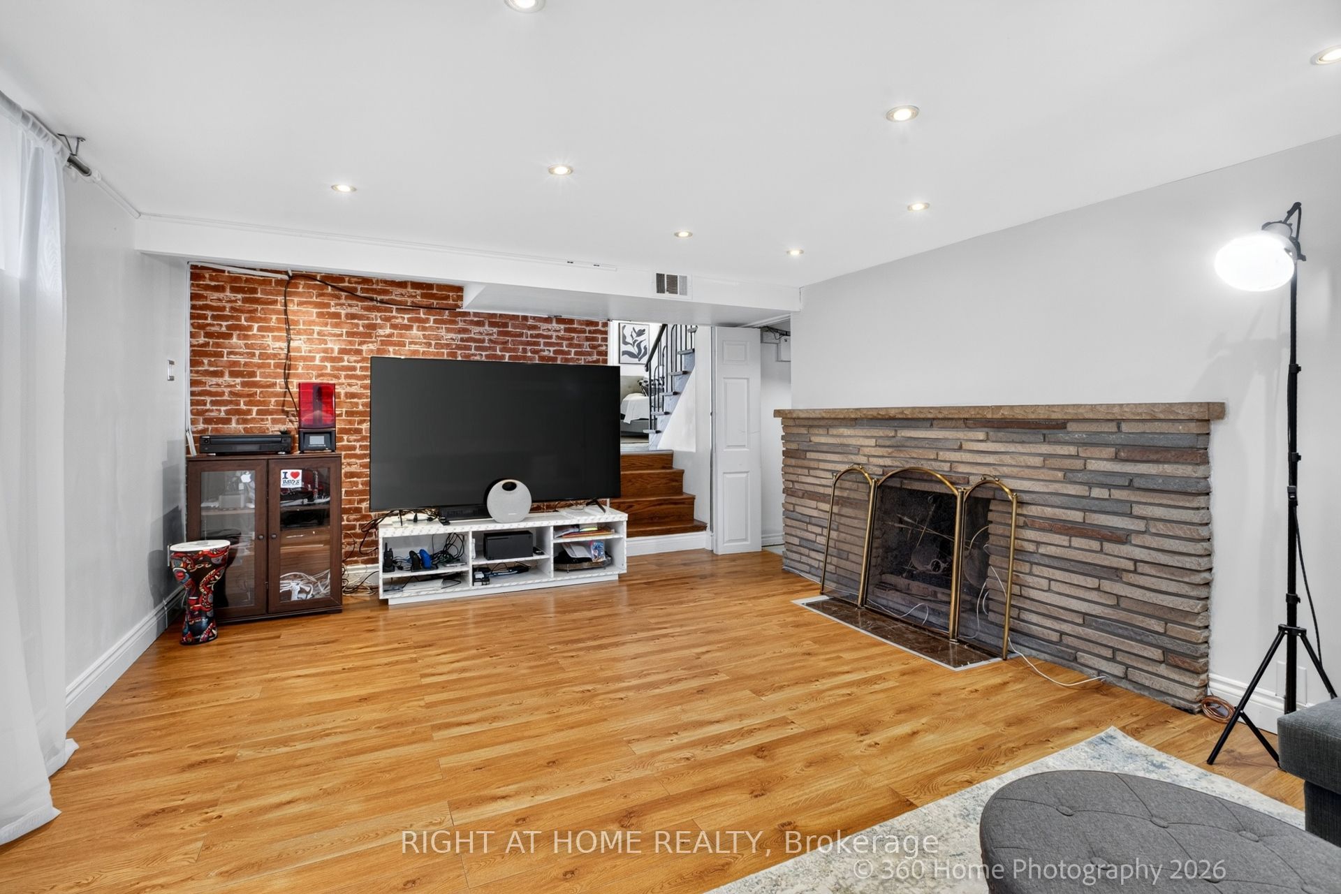 100 Perivale Crescent Property Photo 35