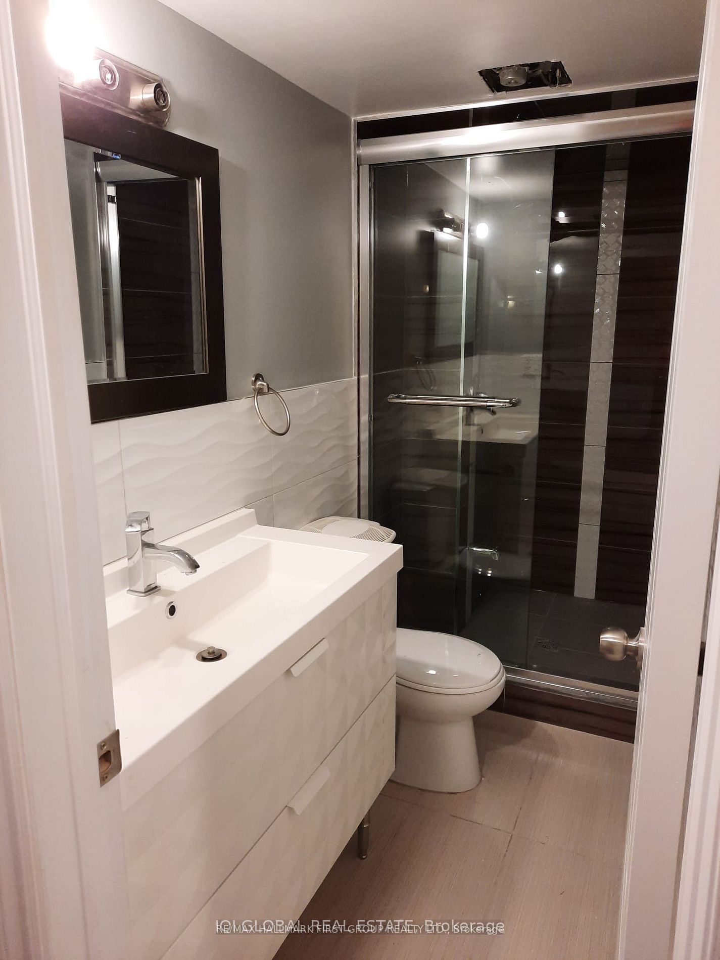 54 Bethune Boulevard Lower Property Photo 8
