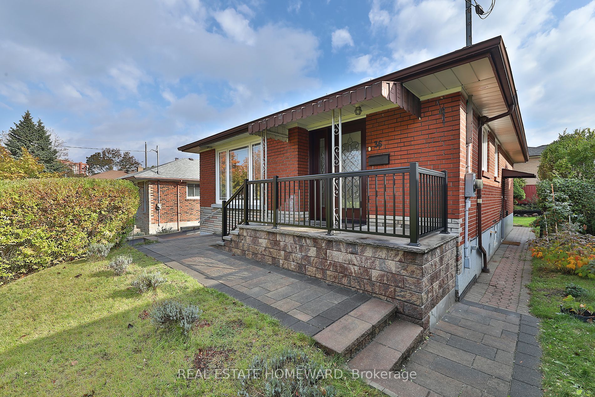 36 Kim Court Lower Property Photo 1