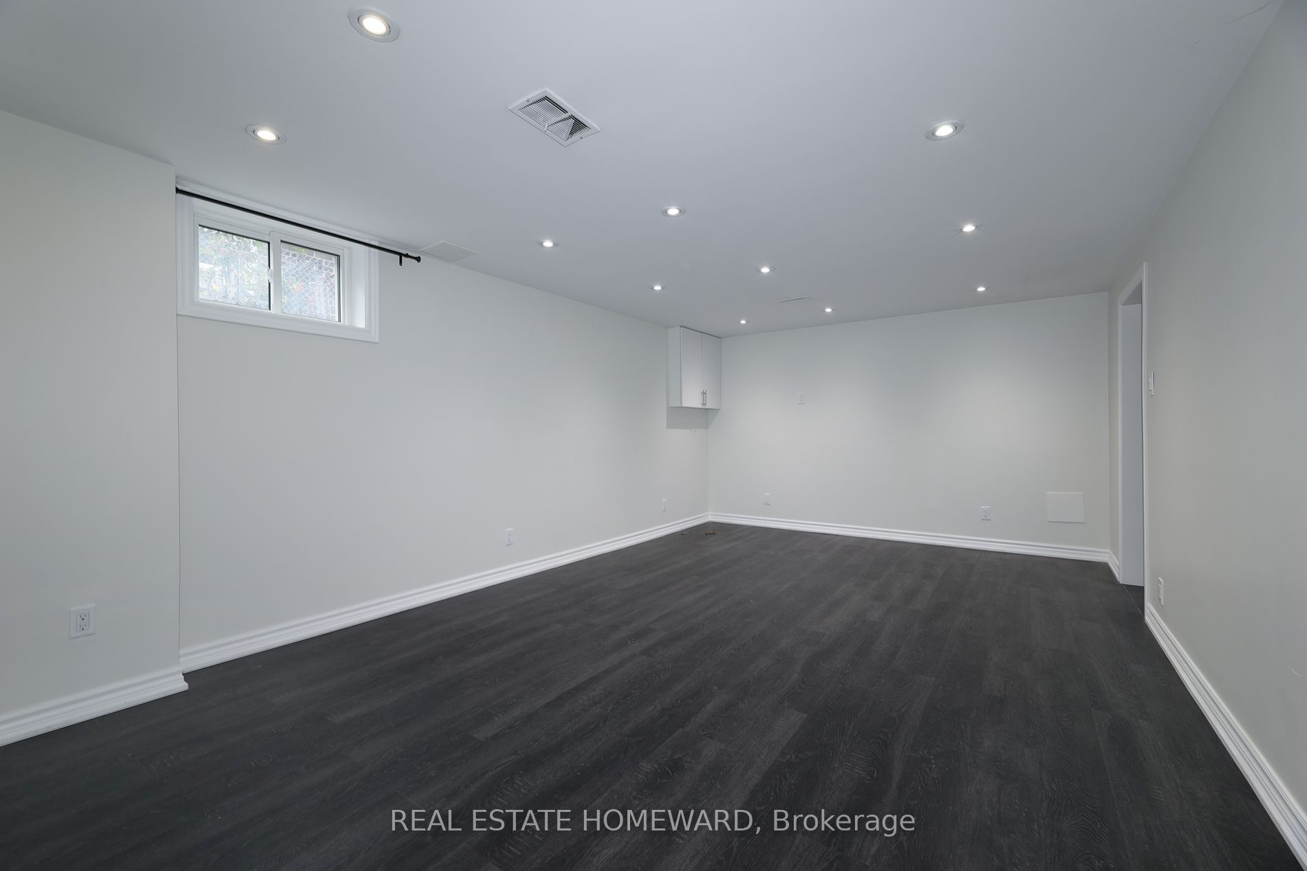 36 Kim Court Lower Property Photo 7