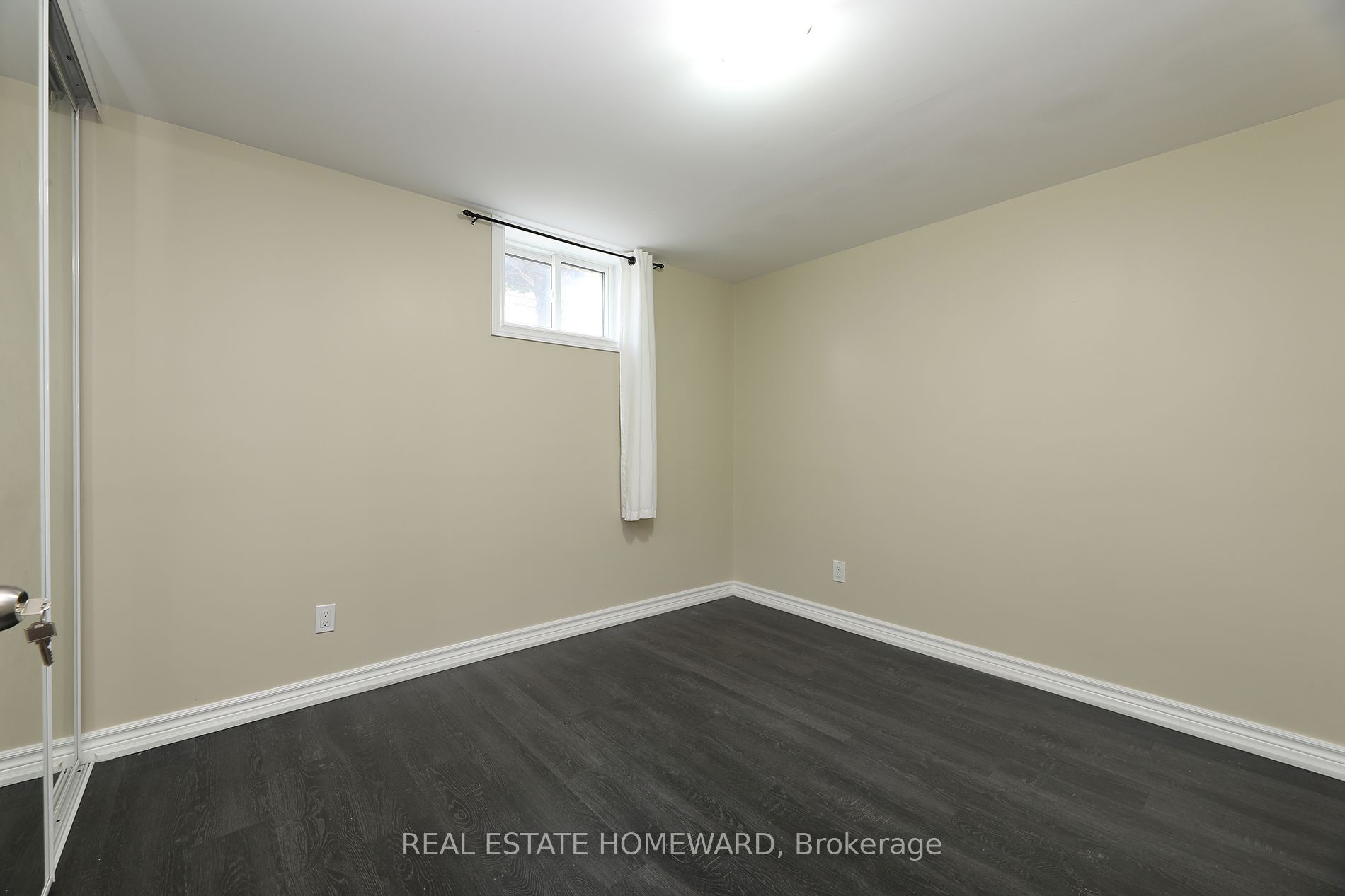 36 Kim Court Lower Property Photo 8
