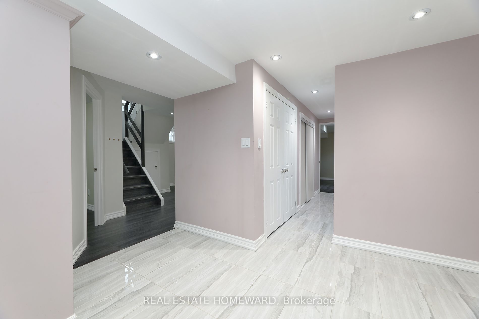 36 Kim Court Lower Property Photo 9