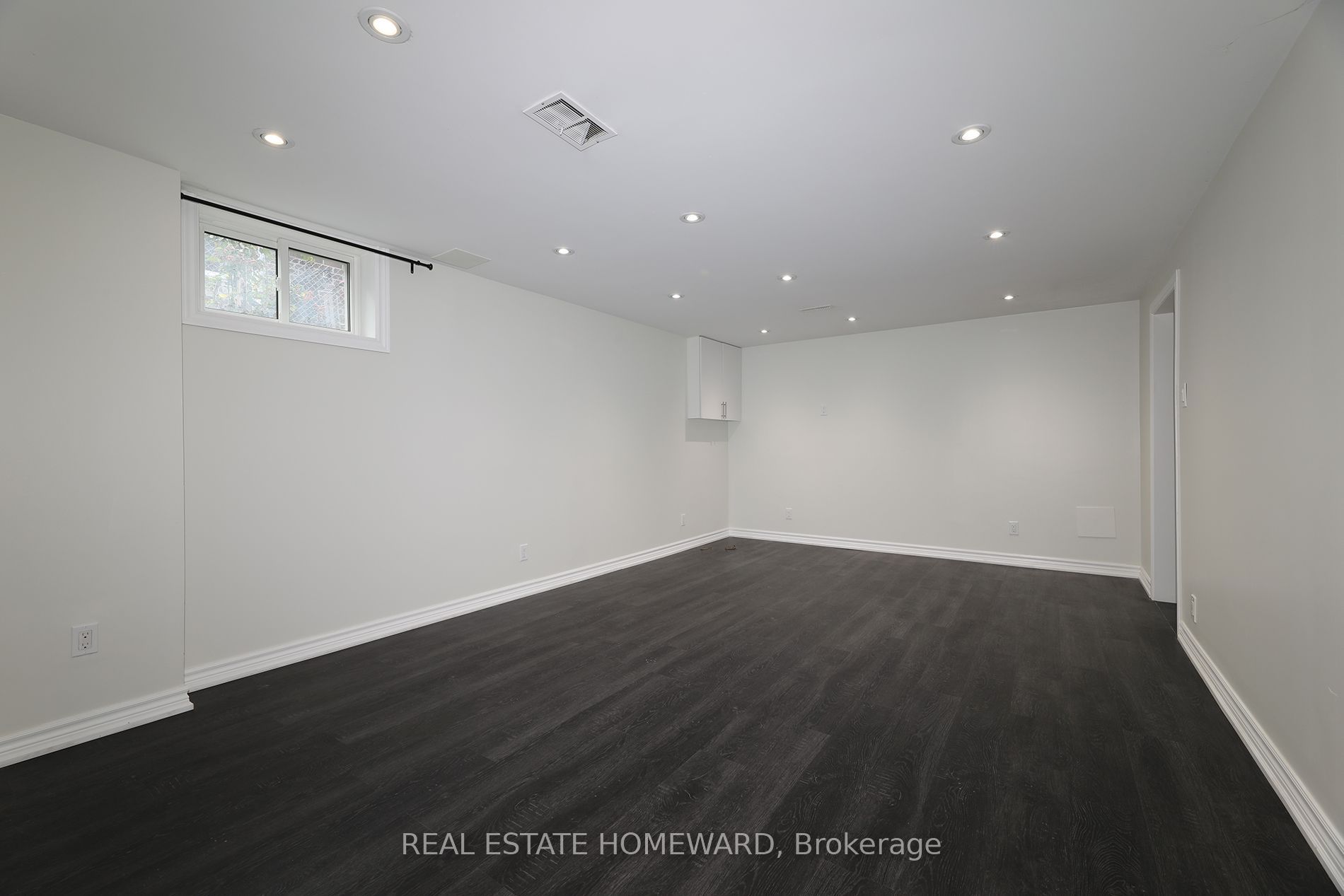 36 Kim Court Lower Property Photo 13