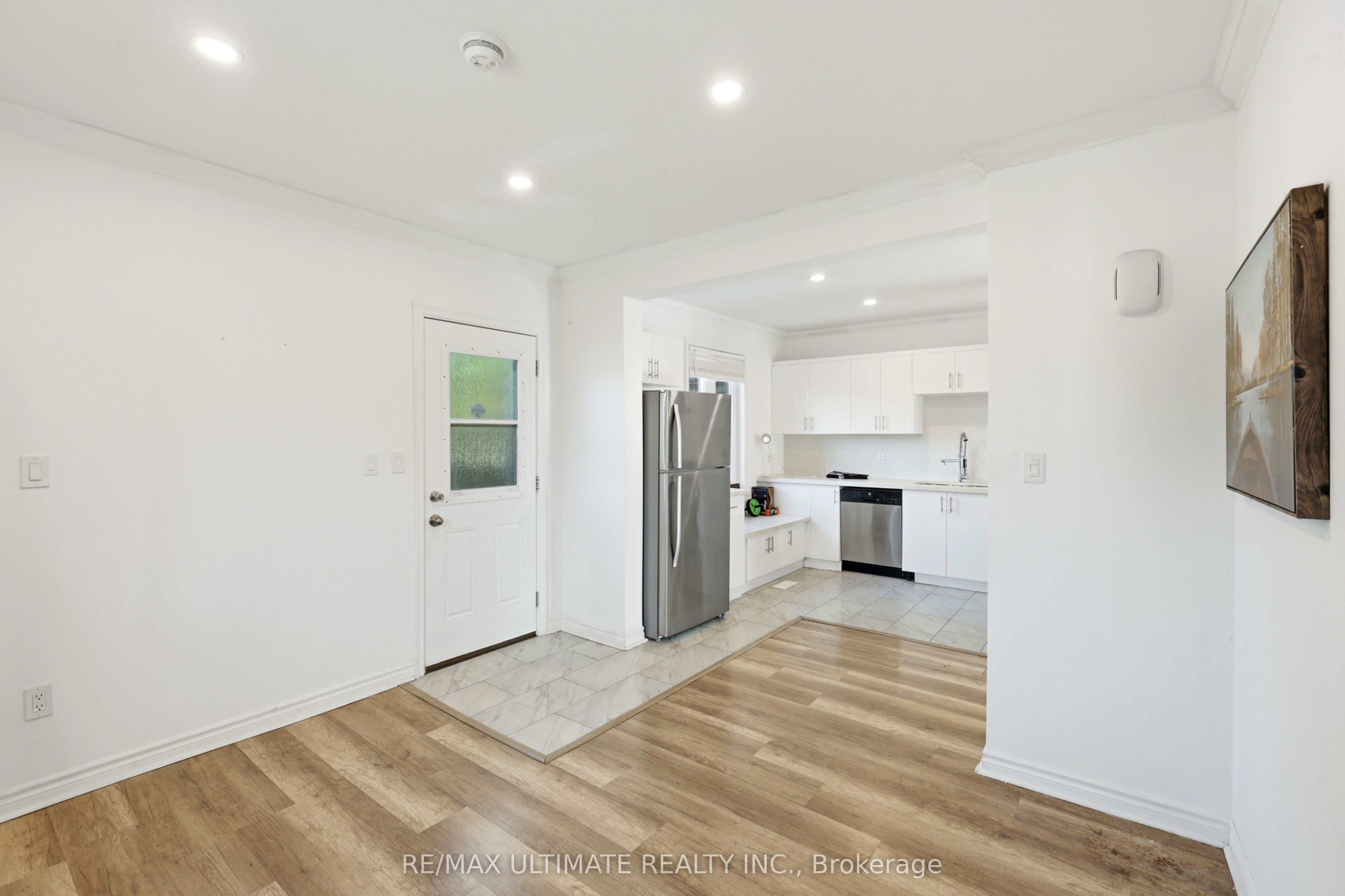 183 Ritson Road S Property Photo 9