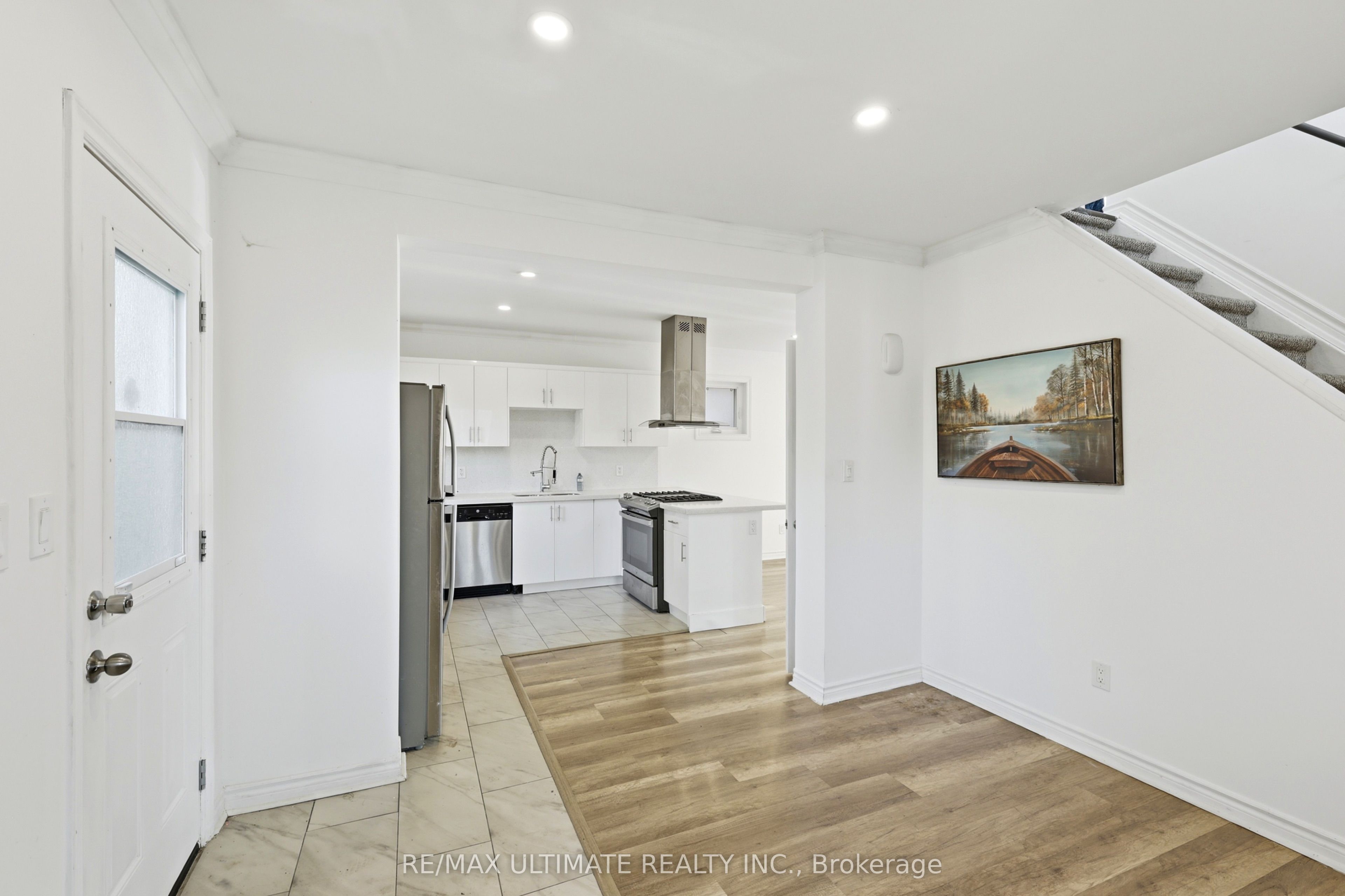 183 Ritson Road S Property Photo 10