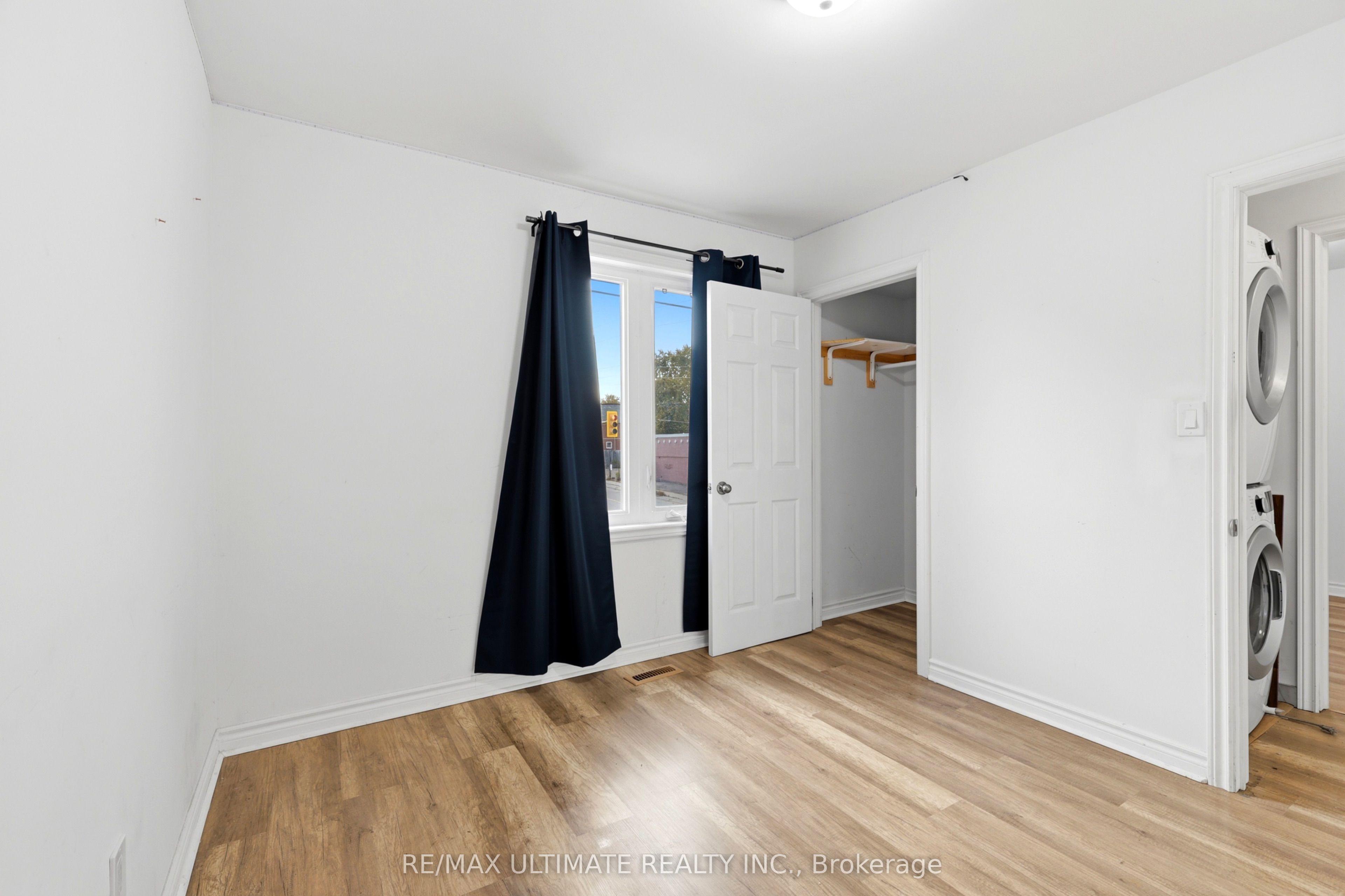183 Ritson Road S Property Photo 16