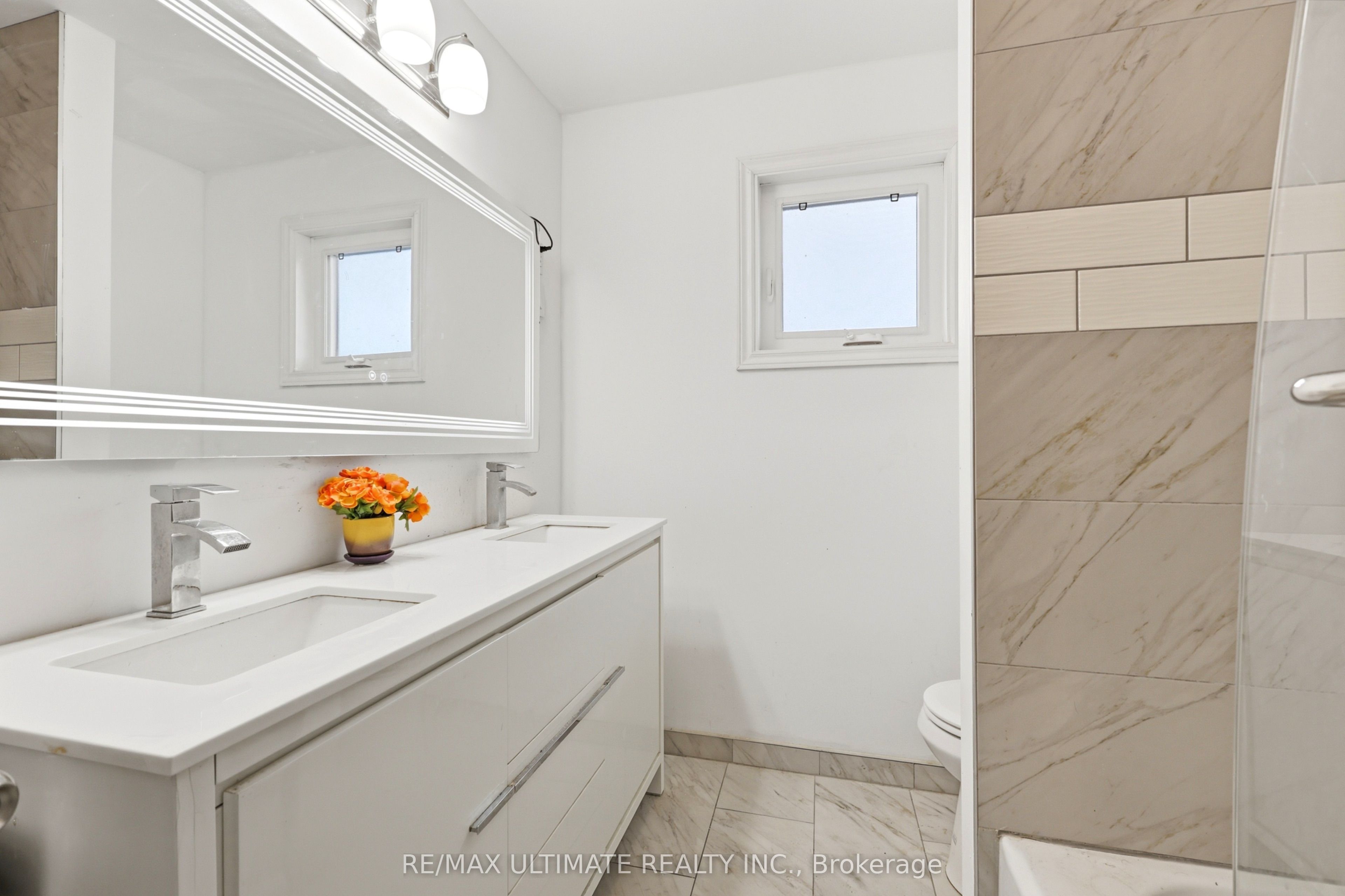 183 Ritson Road S Property Photo 25