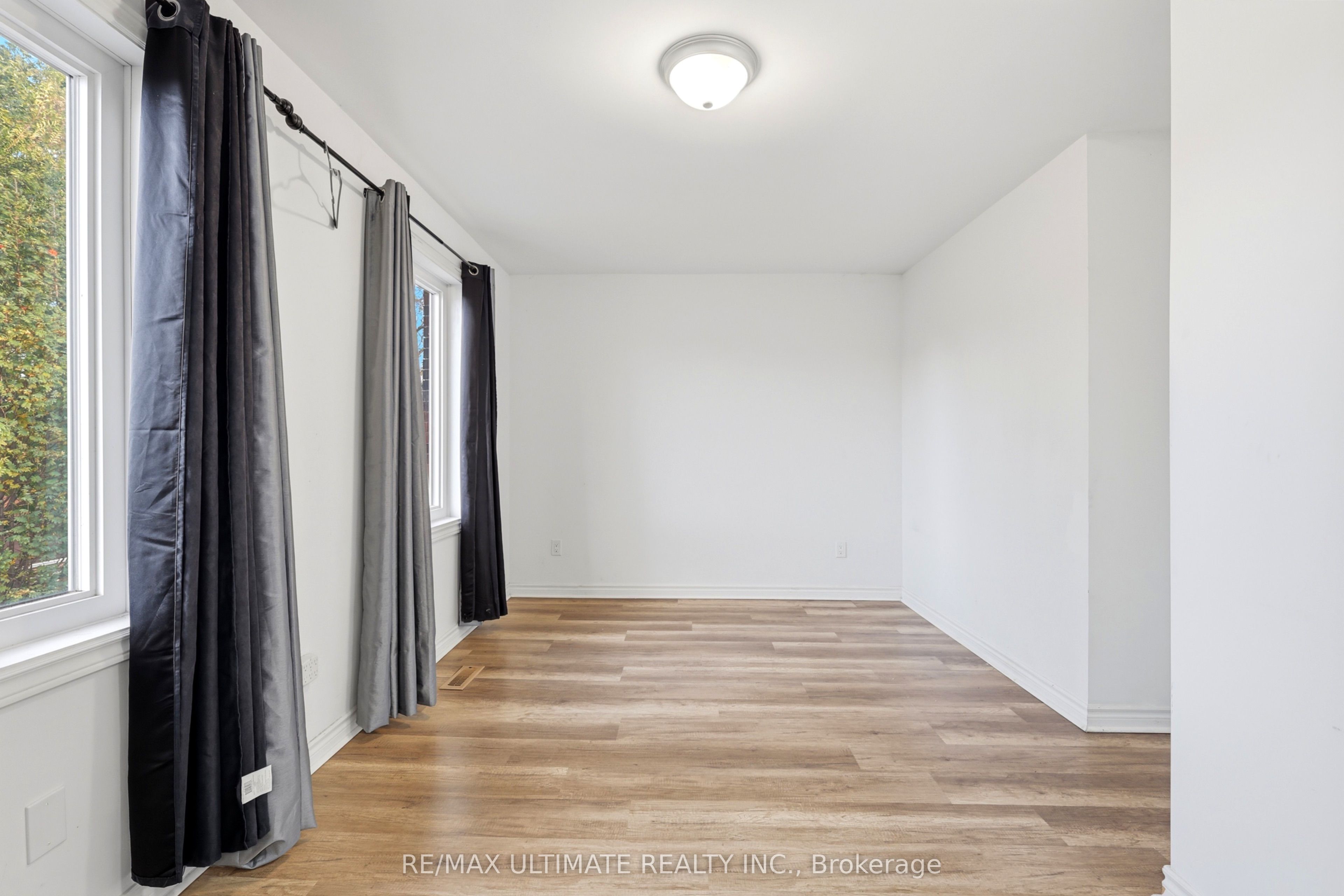 183 Ritson Road S Property Photo 26