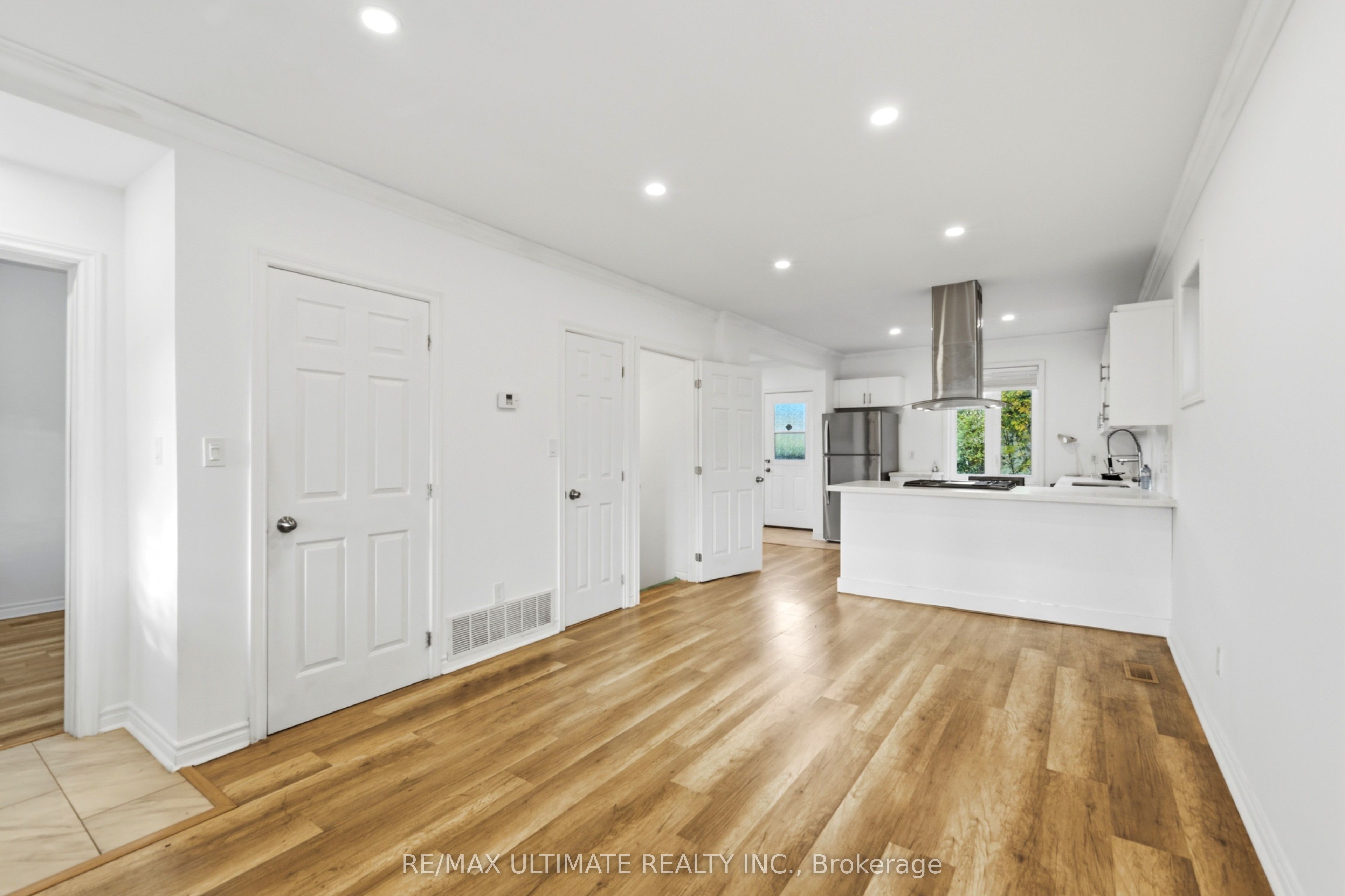183 Ritson Road S Property Photo 29