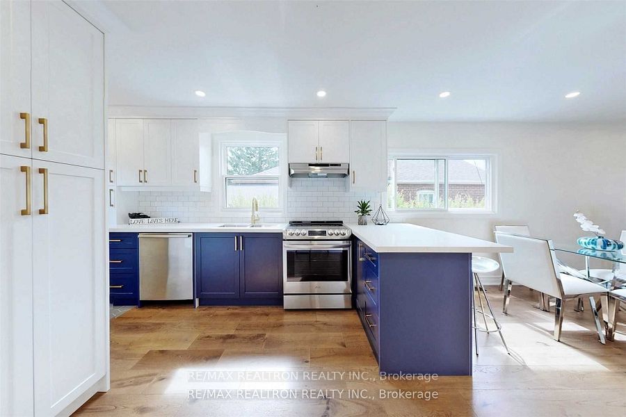 3151 St Clair Avenue E Property Photo 5