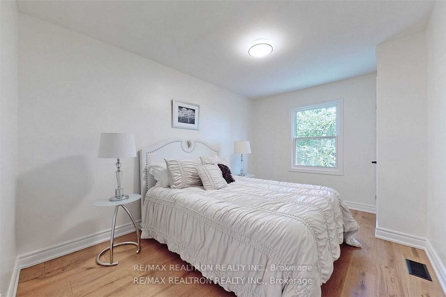 3151 St Clair Avenue E Property Photo 14