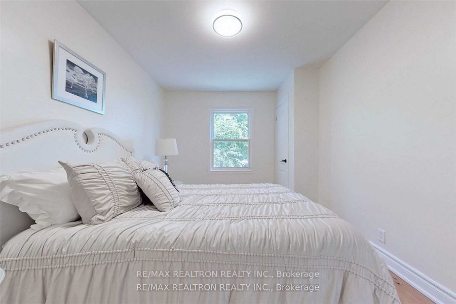 3151 St Clair Avenue E Property Photo 15