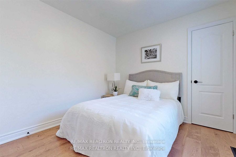 3151 St Clair Avenue E Property Photo 17