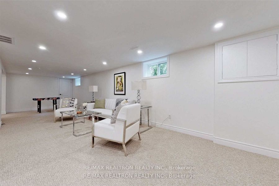 3151 St Clair Avenue E Property Photo 23