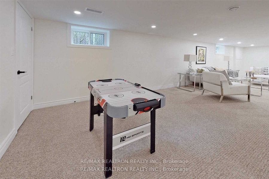 3151 St Clair Avenue E Property Photo 25