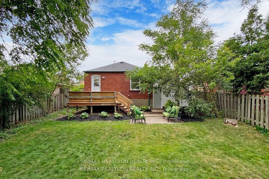3151 St Clair Avenue E Property Photo 33