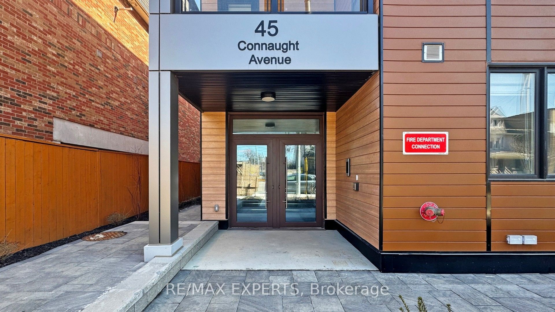 45 Connaught Avenue 103 Property Photo 3