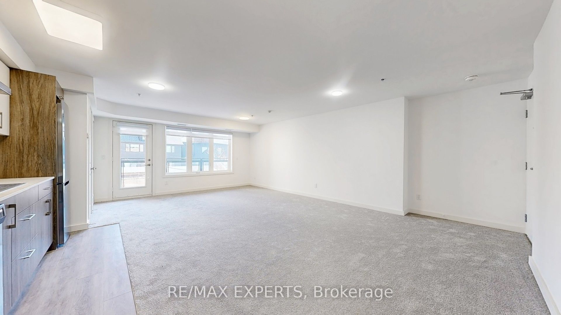 45 Connaught Avenue 203 Property Photo 1