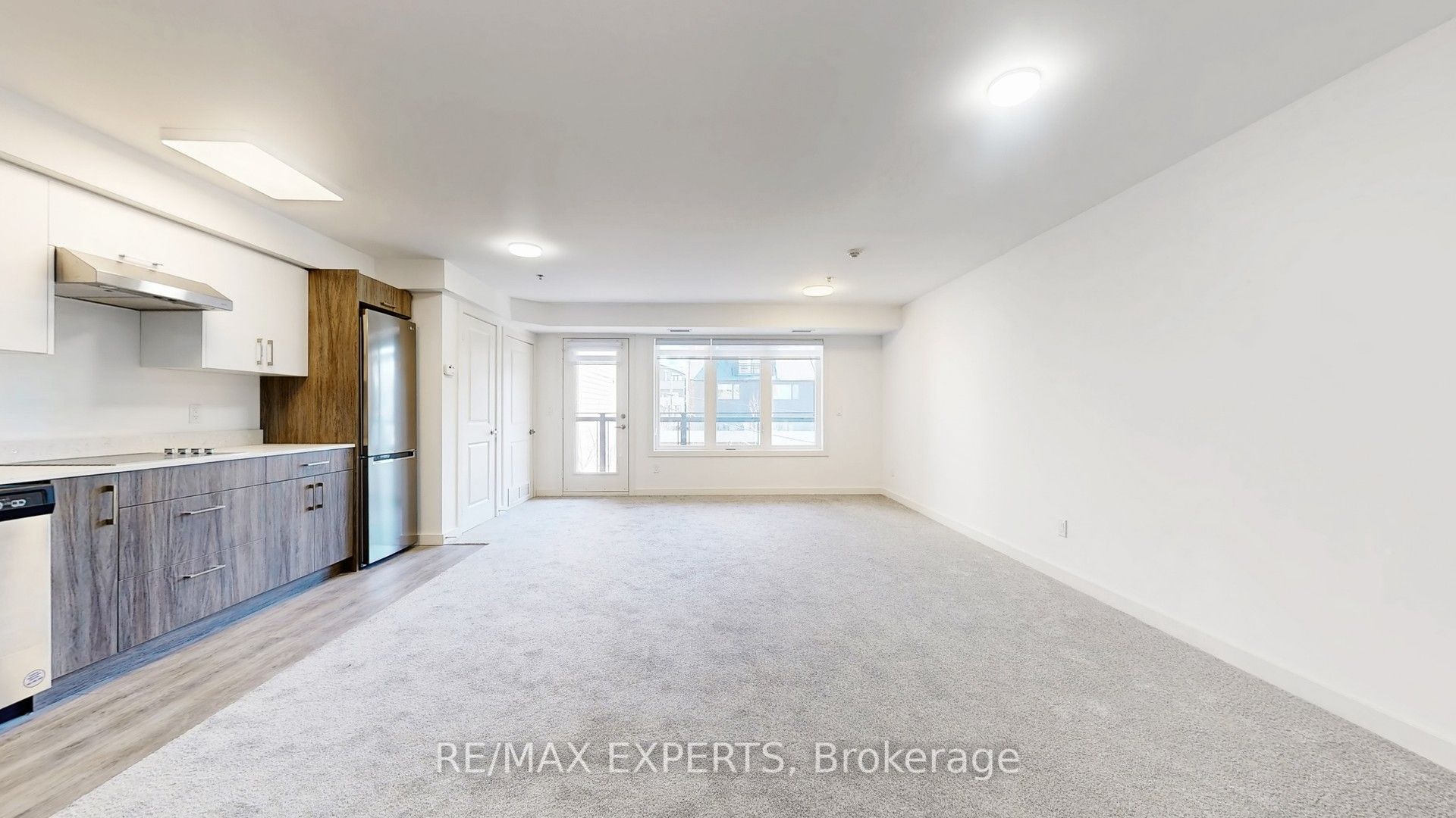 45 Connaught Avenue 203 Property Photo 2