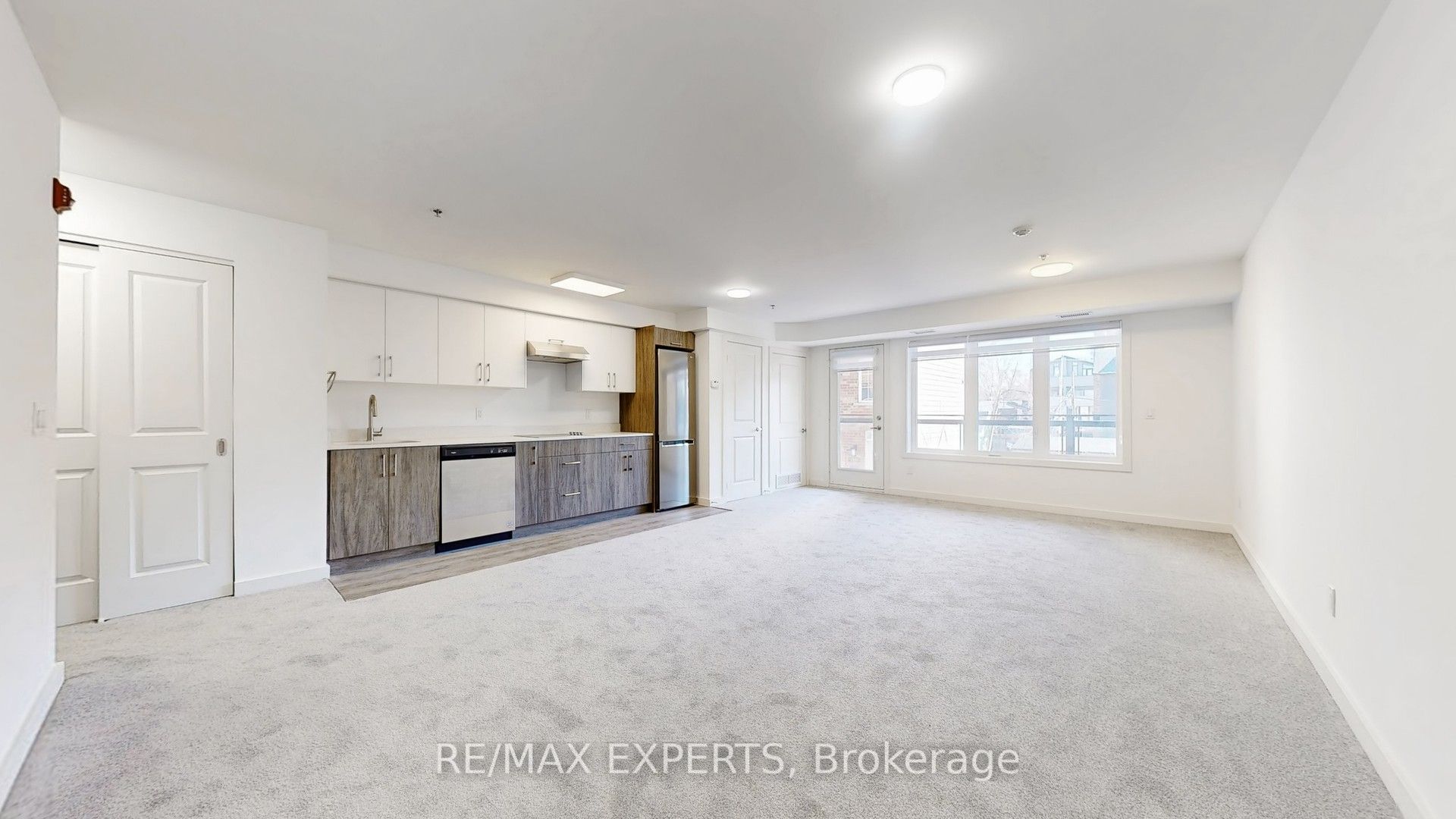 45 Connaught Avenue 203 Property Photo 3
