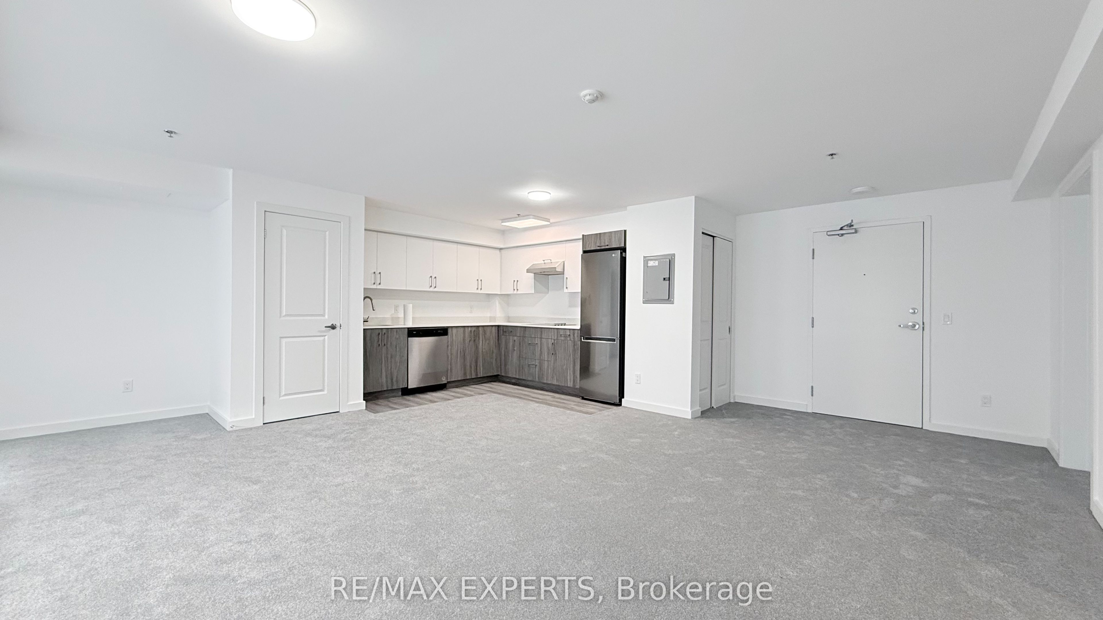 45 Connaught Avenue 402 Property Photo 2