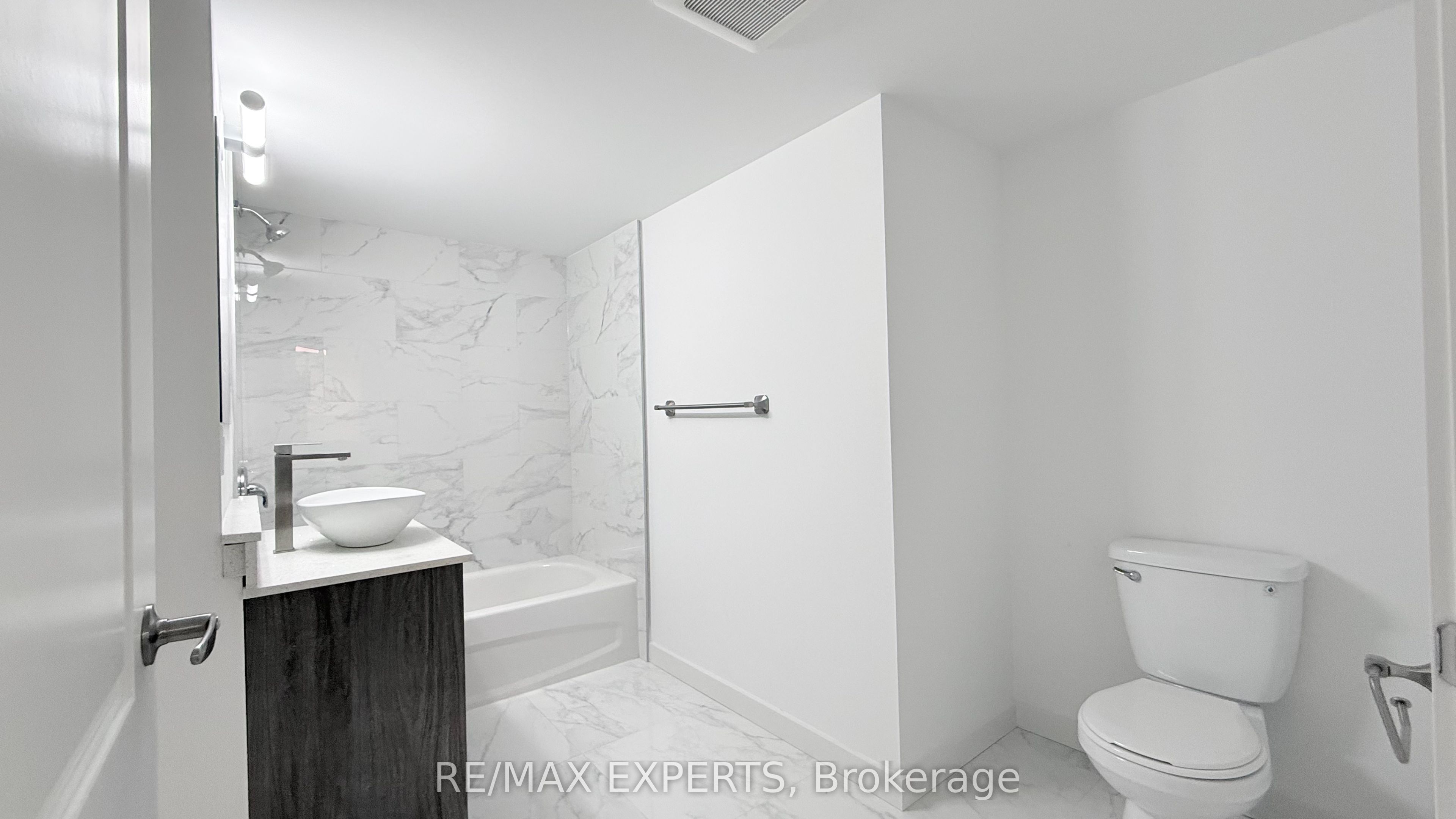 45 Connaught Avenue 402 Property Photo 5