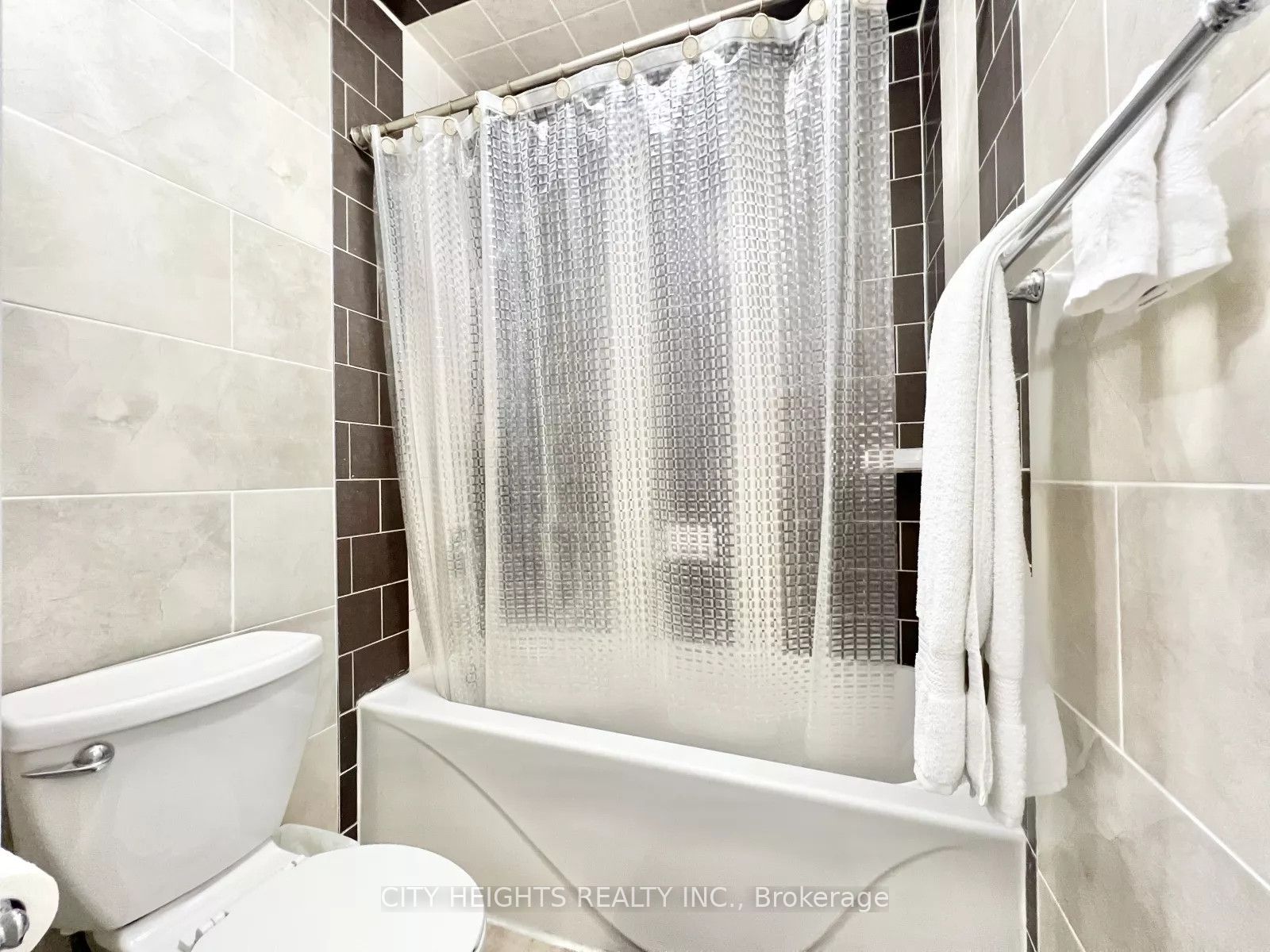 50 Madelaine Avenue Upper Property Photo 18